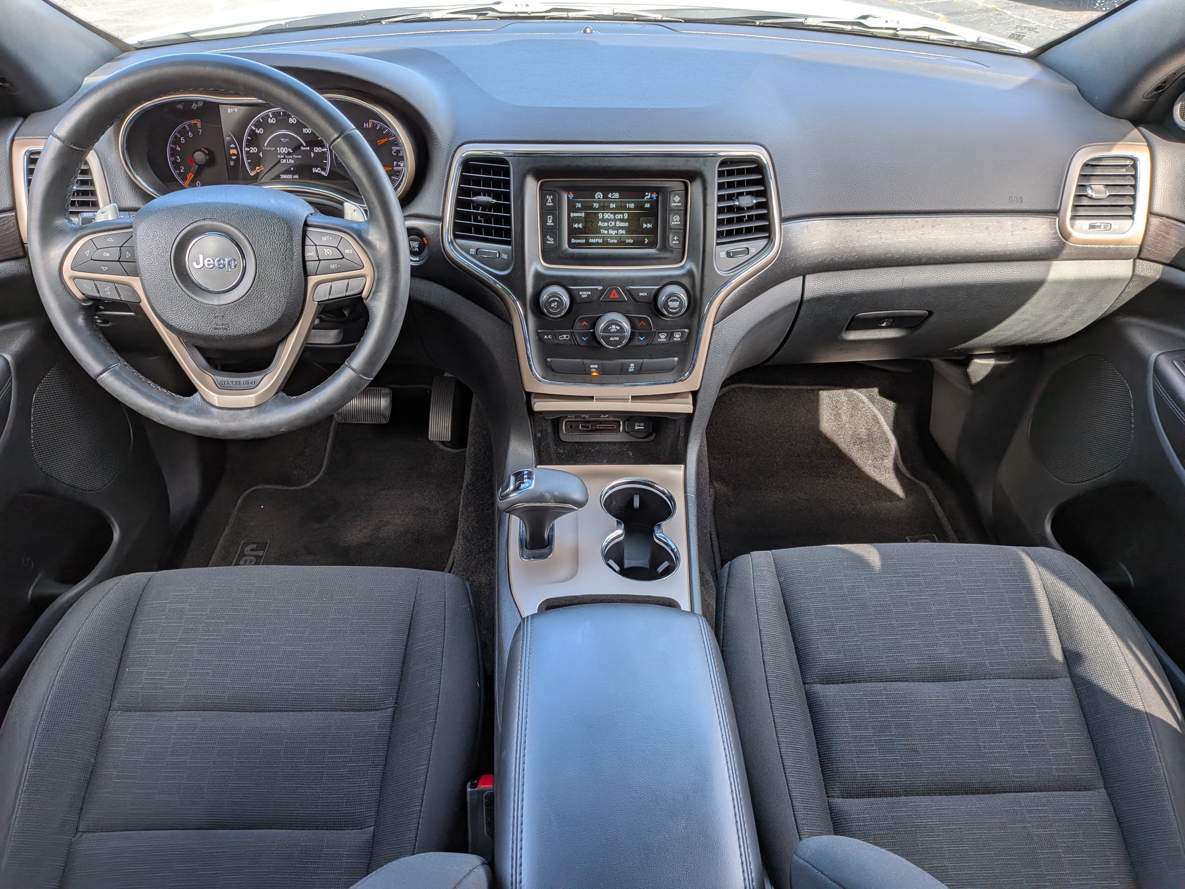 2015 Jeep Grand Cherokee Laredo - Photo 13