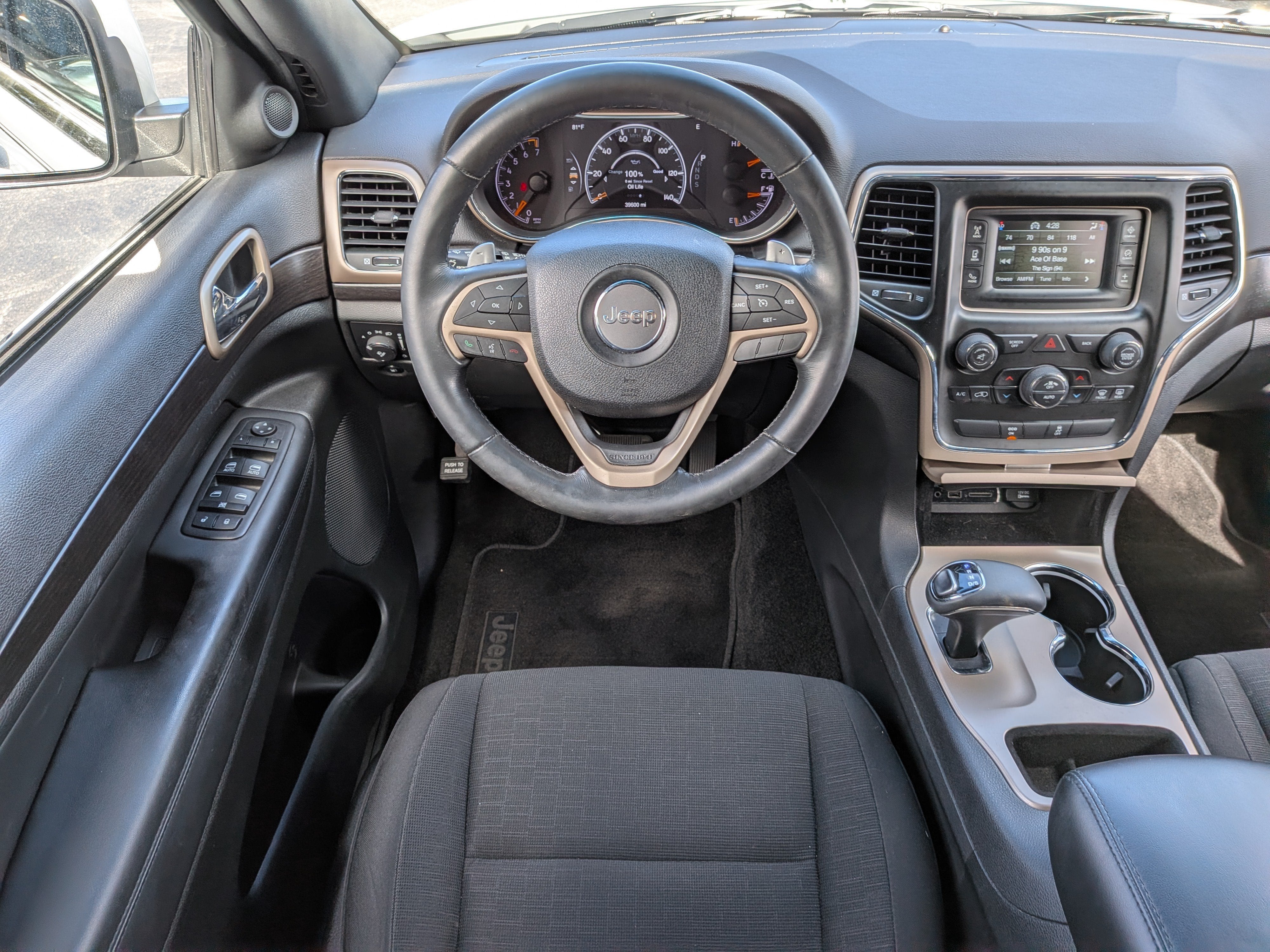2015 Jeep Grand Cherokee Laredo - Photo 14