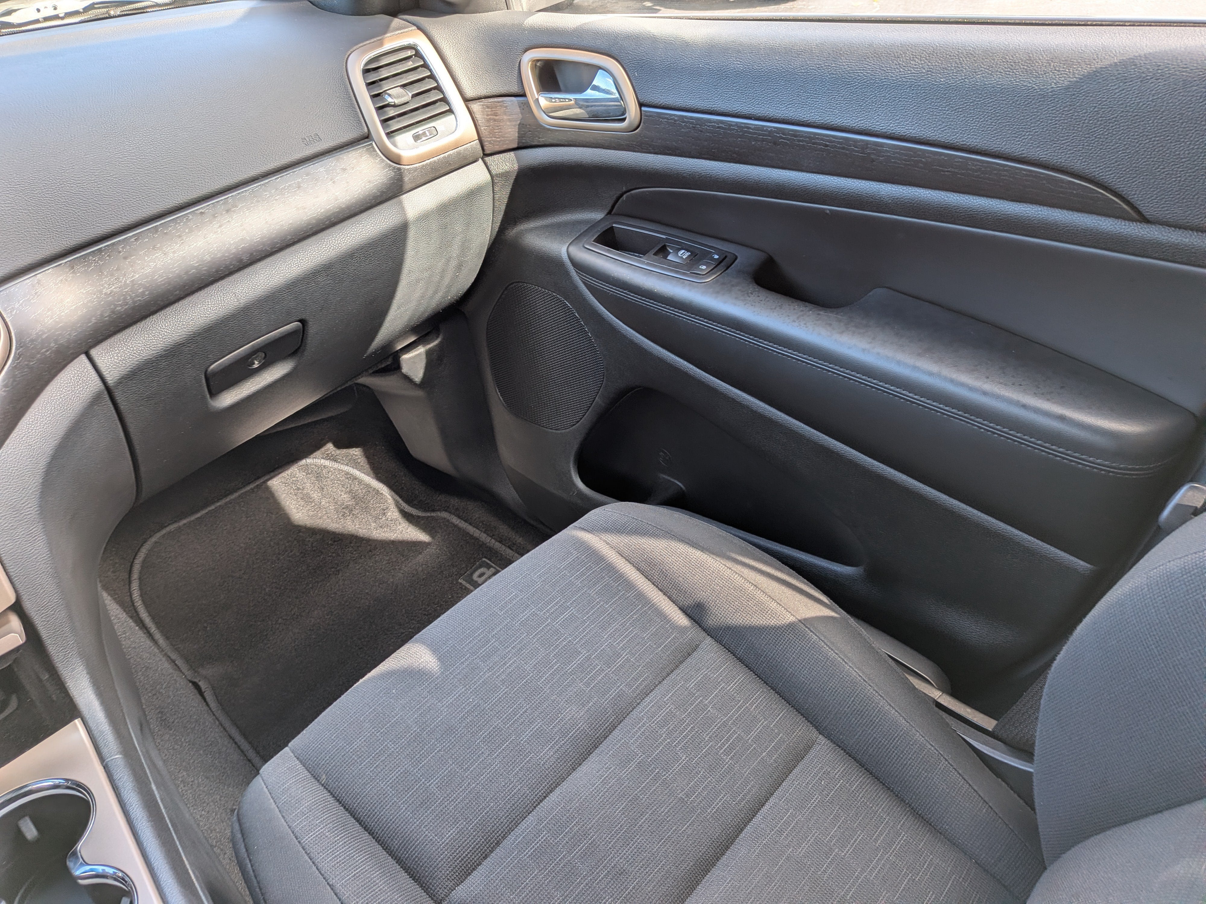 2015 Jeep Grand Cherokee Laredo - Photo 15