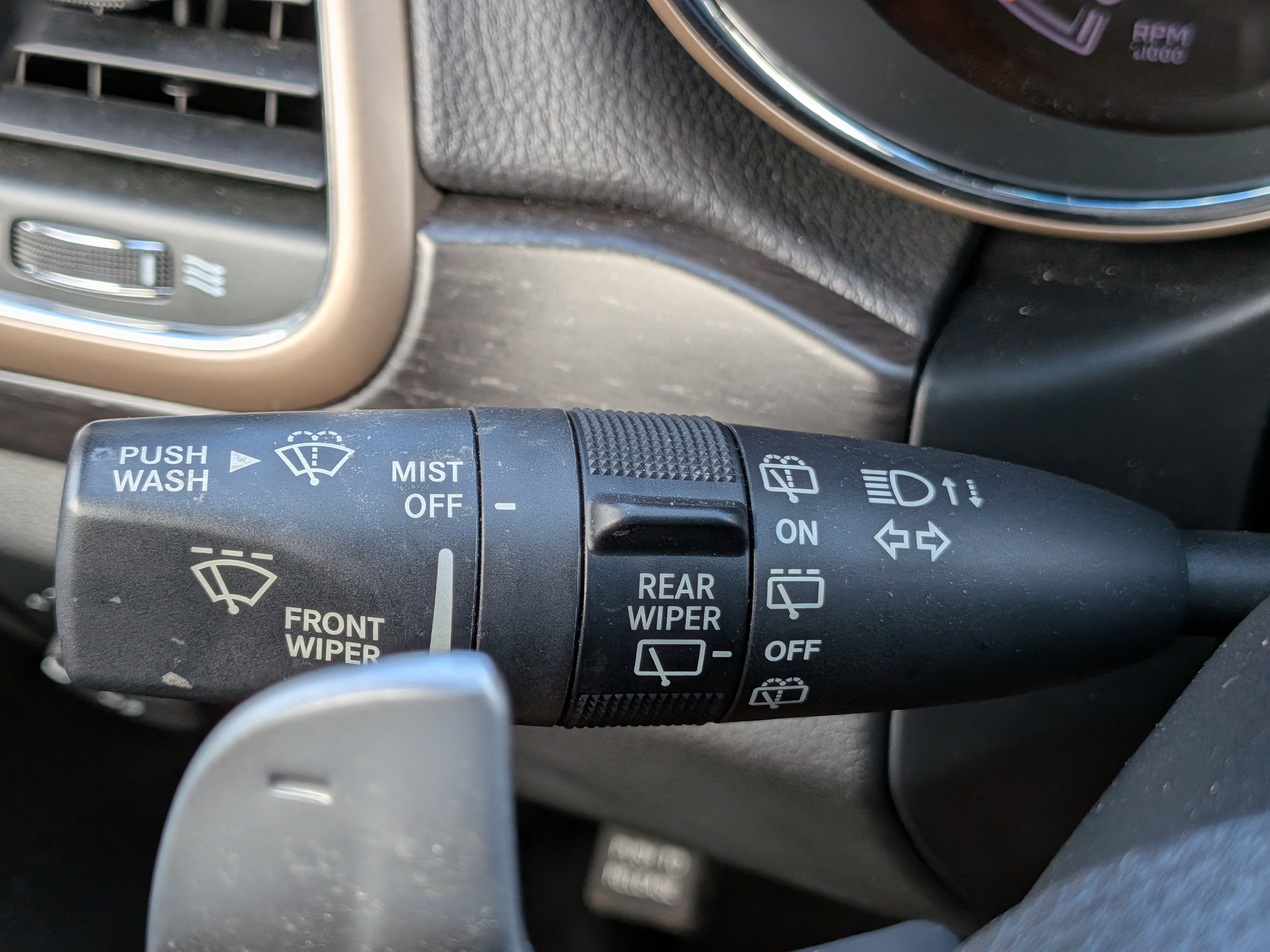 2015 Jeep Grand Cherokee Laredo - Photo 25
