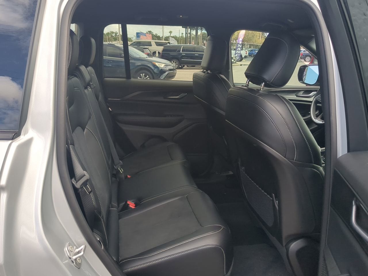 2025 Jeep Grand Cherokee Altitude 4x2