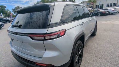 2025 Jeep Grand Cherokee Altitude 4x2