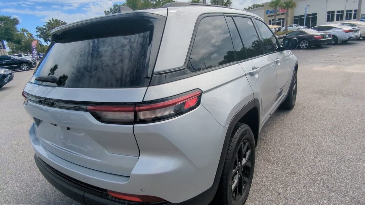 2025 Jeep Grand Cherokee Altitude 4x2