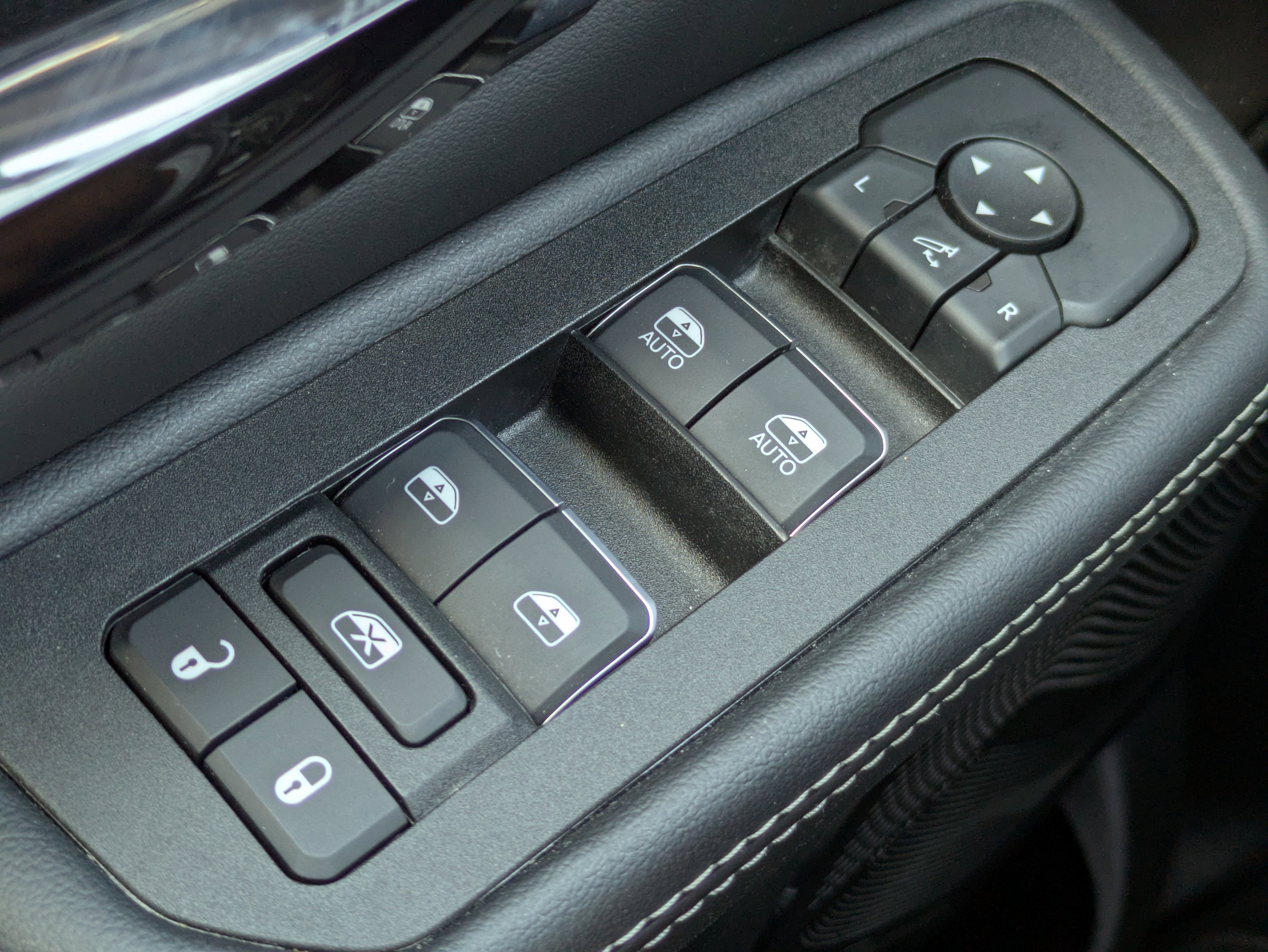 2025 RAM 1500 Limited Crew Cab 4x4 5'7" Box