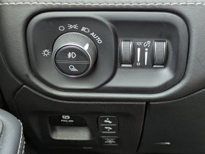 2025 RAM 1500 Limited Crew Cab 4x4 5'7" Box