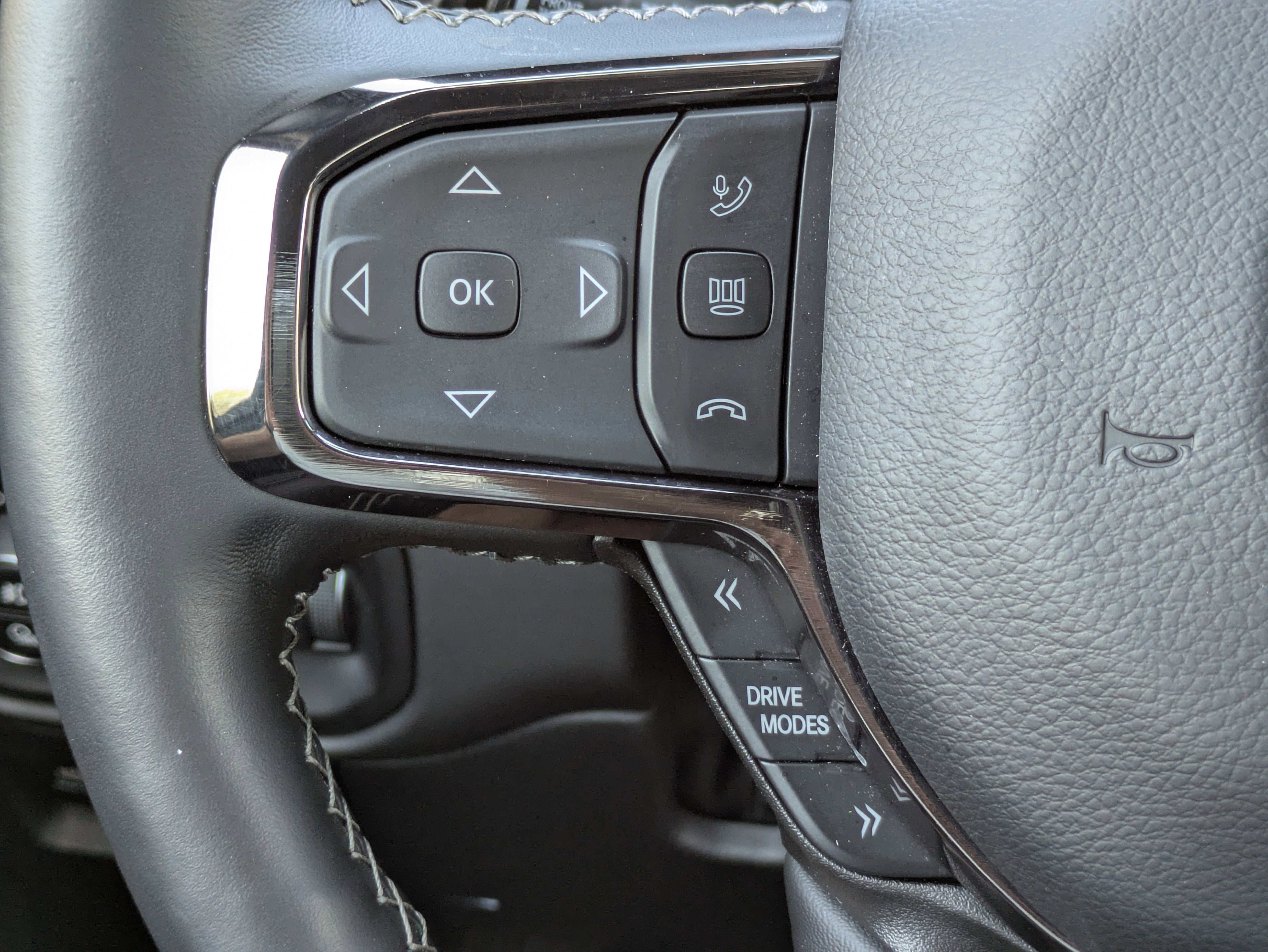 2025 RAM 1500 Limited Crew Cab 4x4 5'7" Box