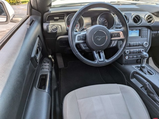 2020 Ford Mustang EcoBoost - Photo 14