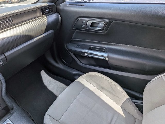 2020 Ford Mustang EcoBoost - Photo 15