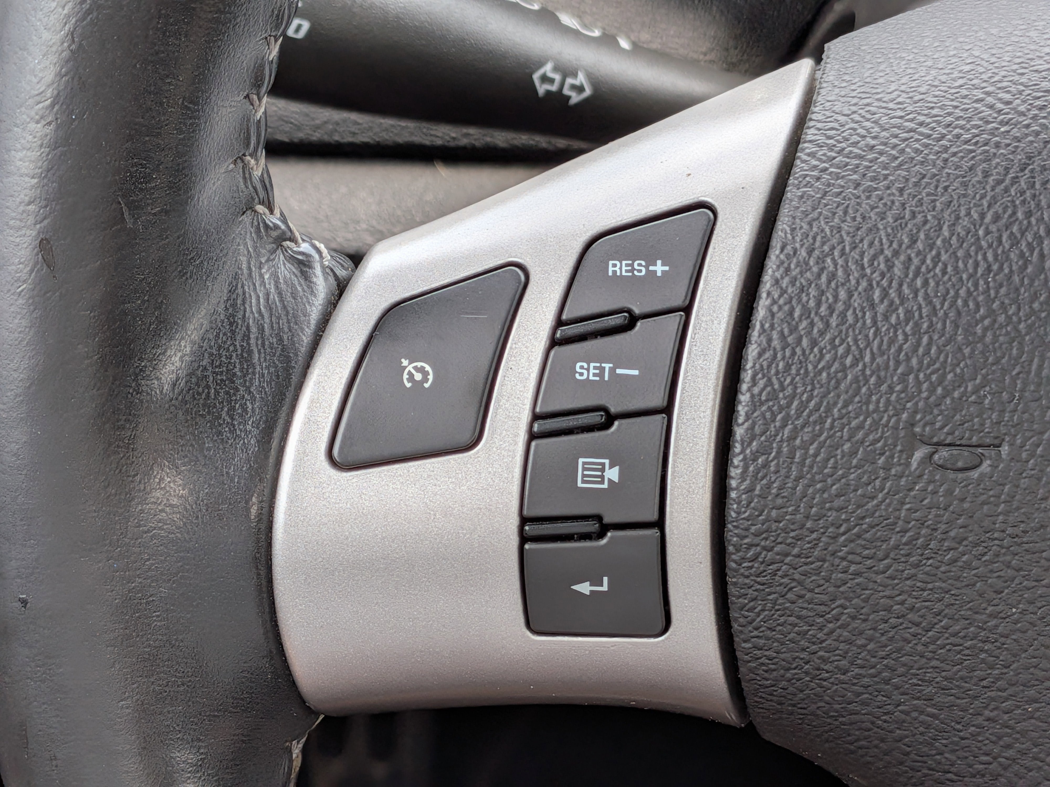 2007 Saturn Sky Base