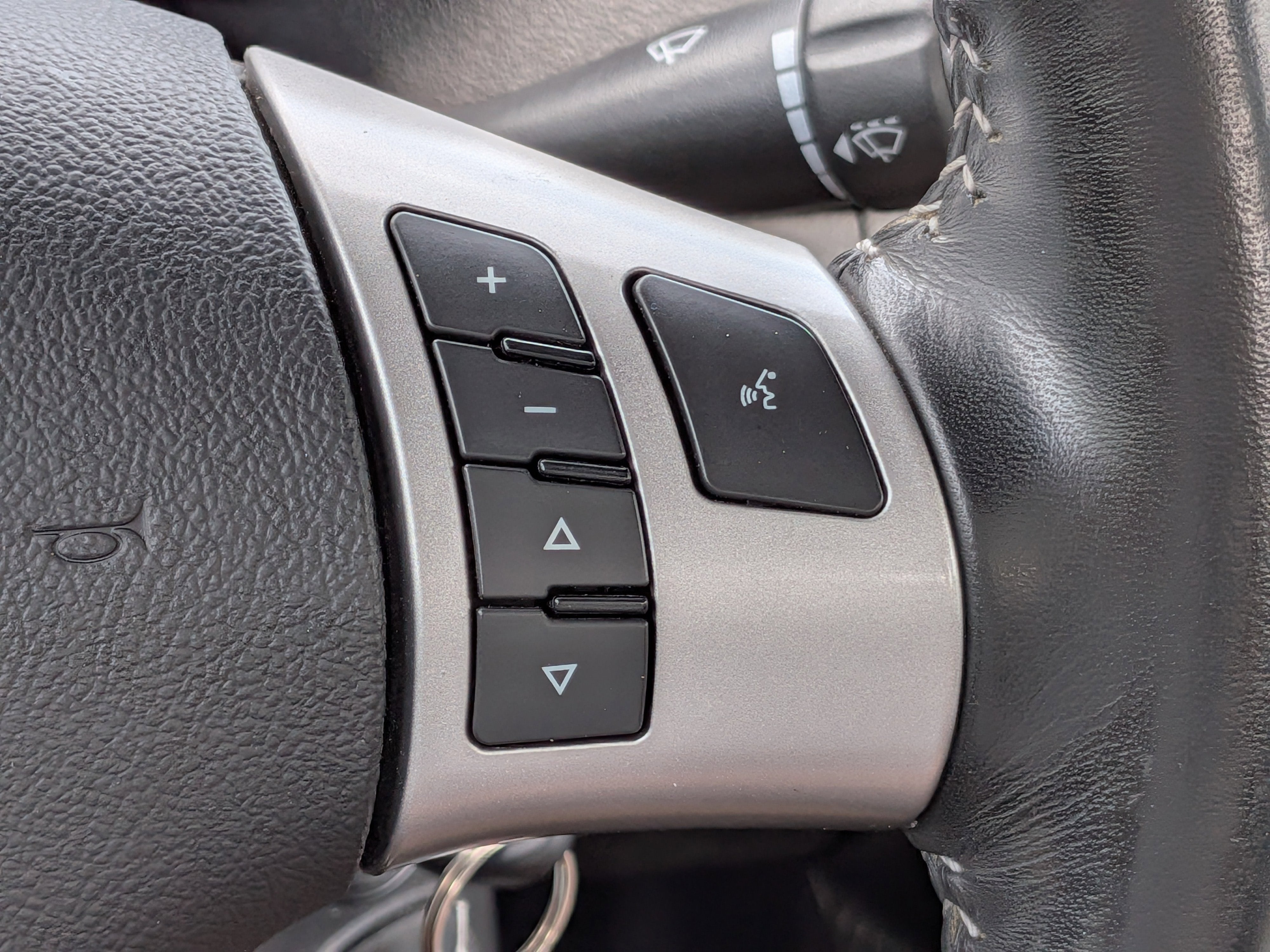 2007 Saturn Sky Base