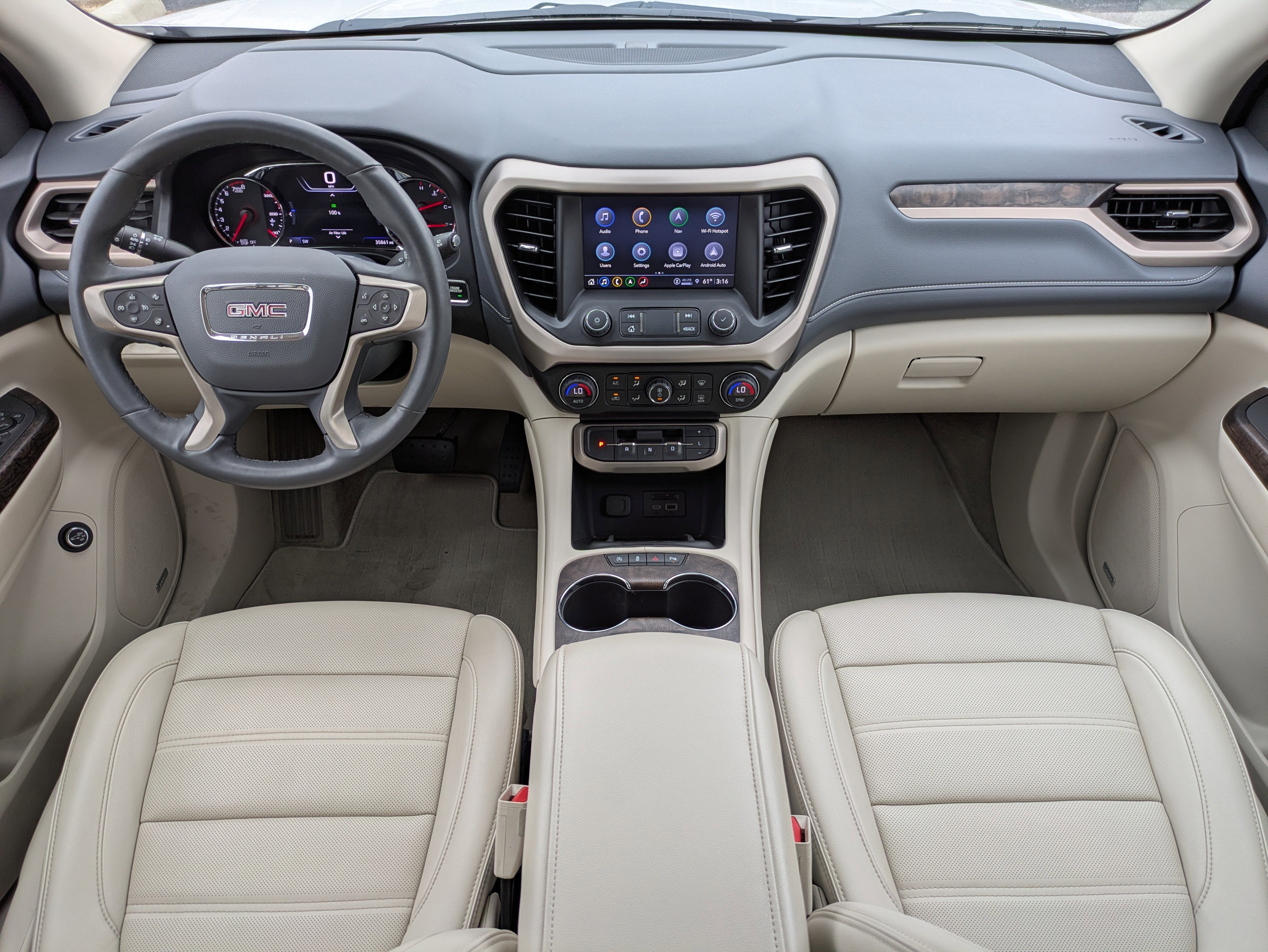 2023 GMC Acadia Denali