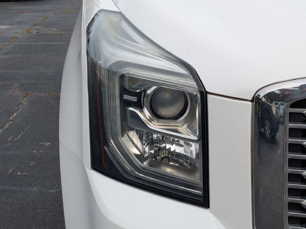 2019 GMC Yukon XL Denali - Photo 10
