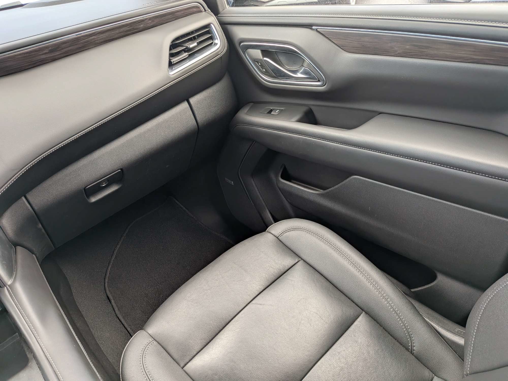 2023 Chevrolet Suburban Z71 - Photo 16