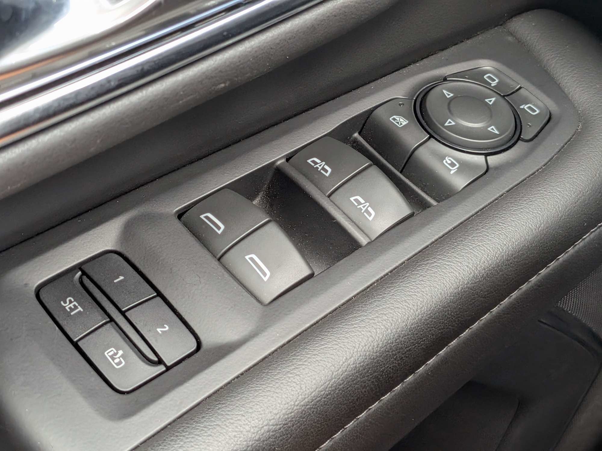 2023 Chevrolet Suburban Z71 - Photo 24