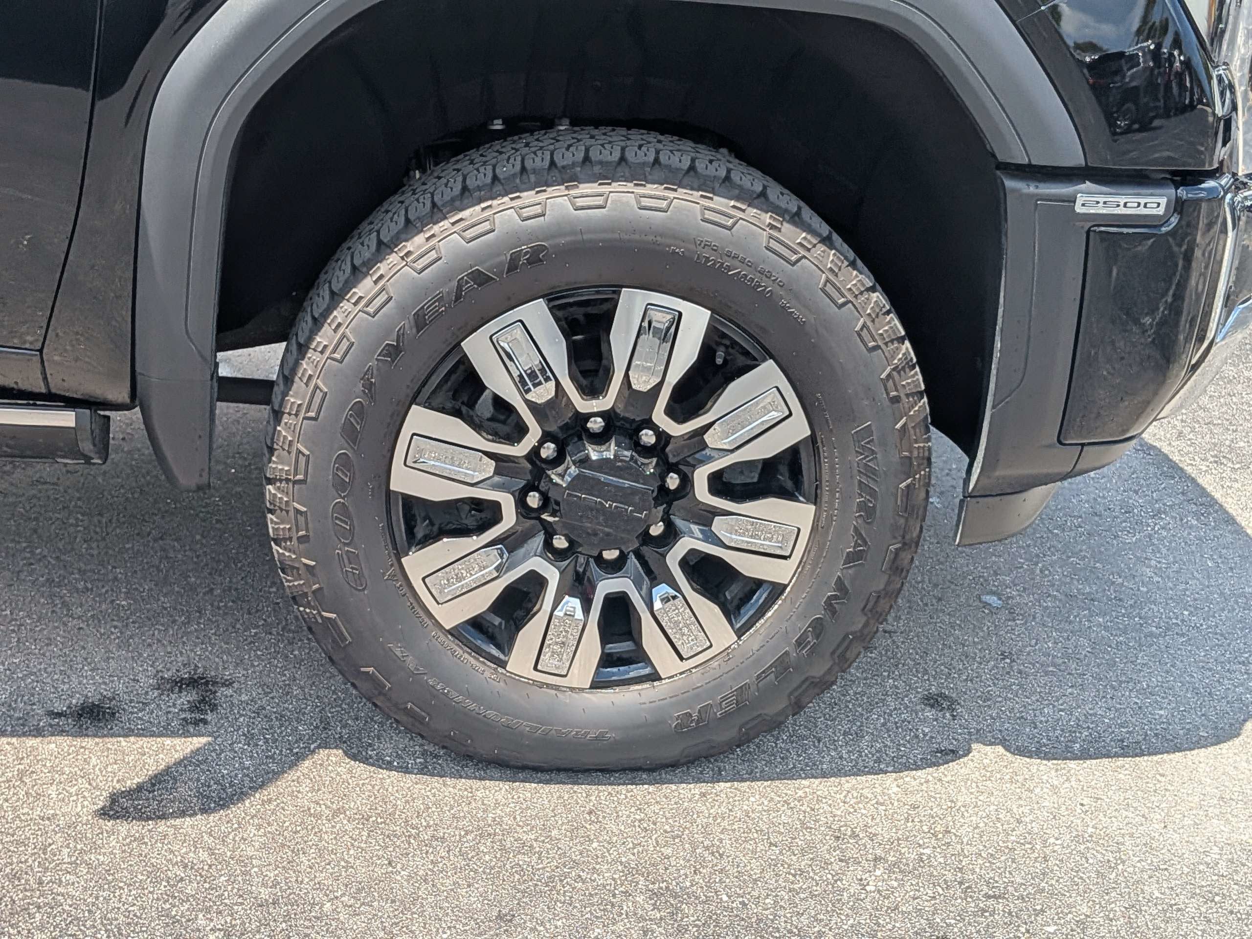 2026 GMC Sierra 2500HD Denali - Photo 11