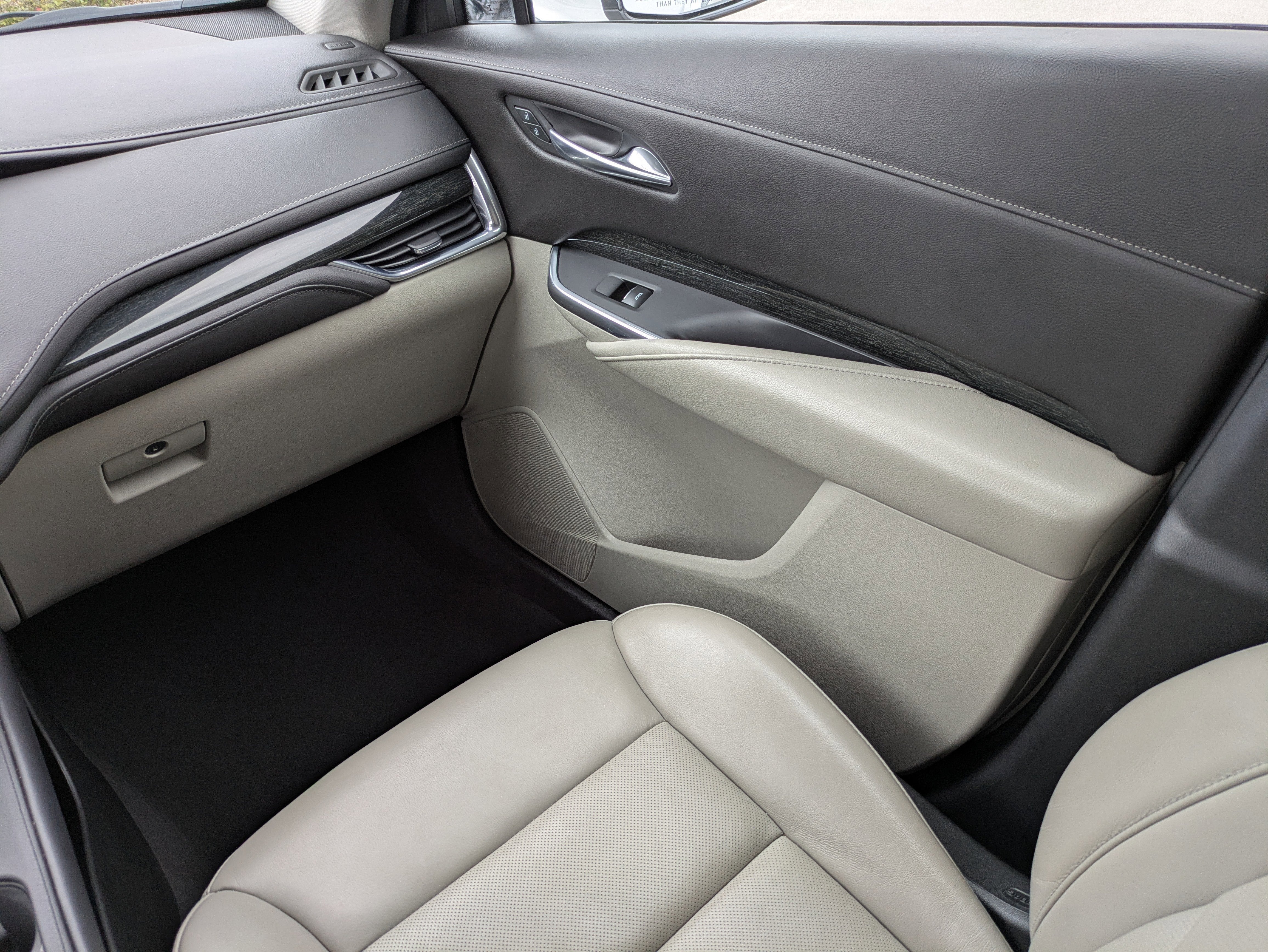 2021 Cadillac XT4 Premium Luxury