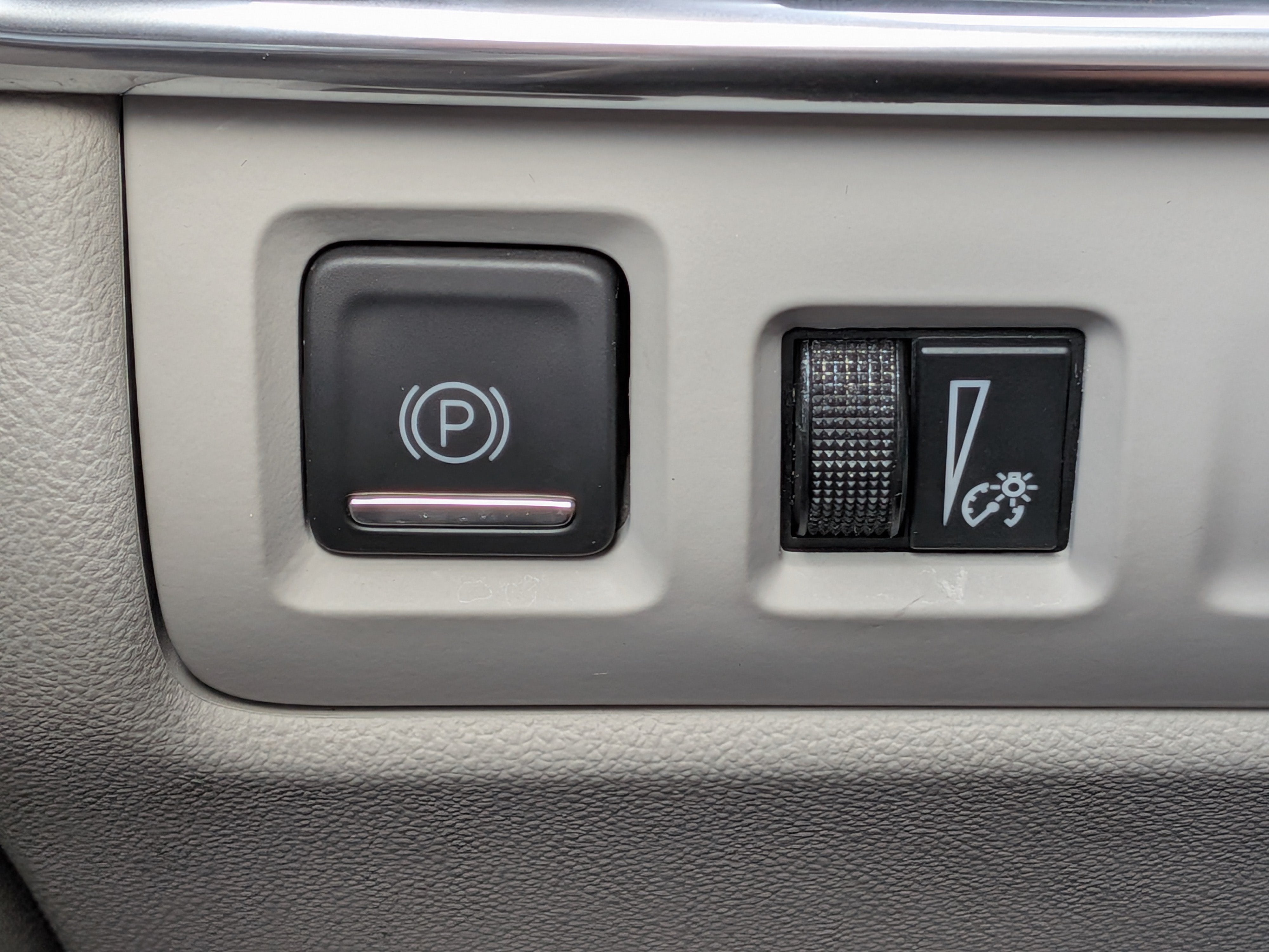 2020 Cadillac XT4 FWD Premium Luxury