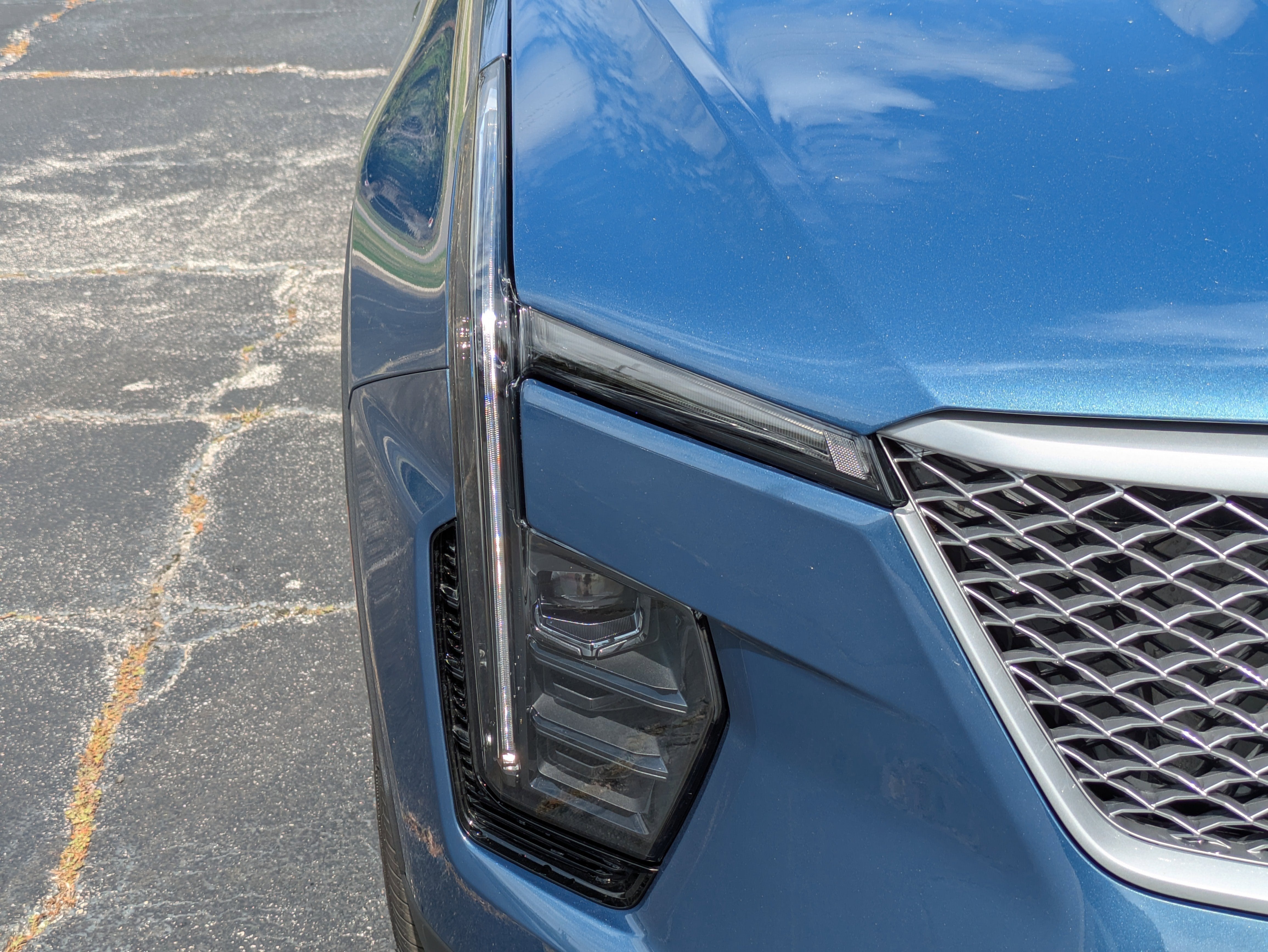 2025 Cadillac XT4 Premium Luxury