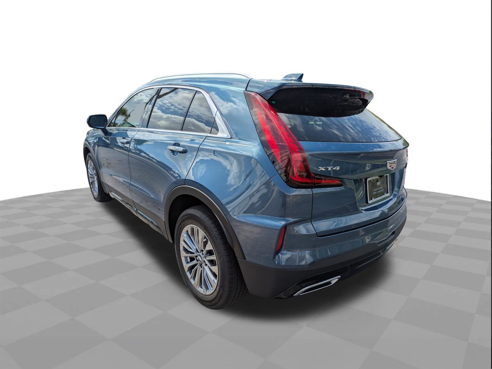 2025 Cadillac XT4 Premium Luxury