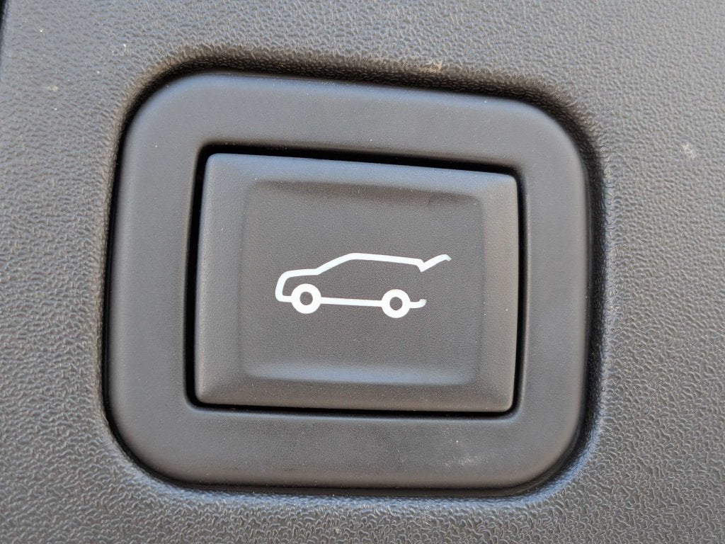 2023 Cadillac XT4 Sport - Photo 23