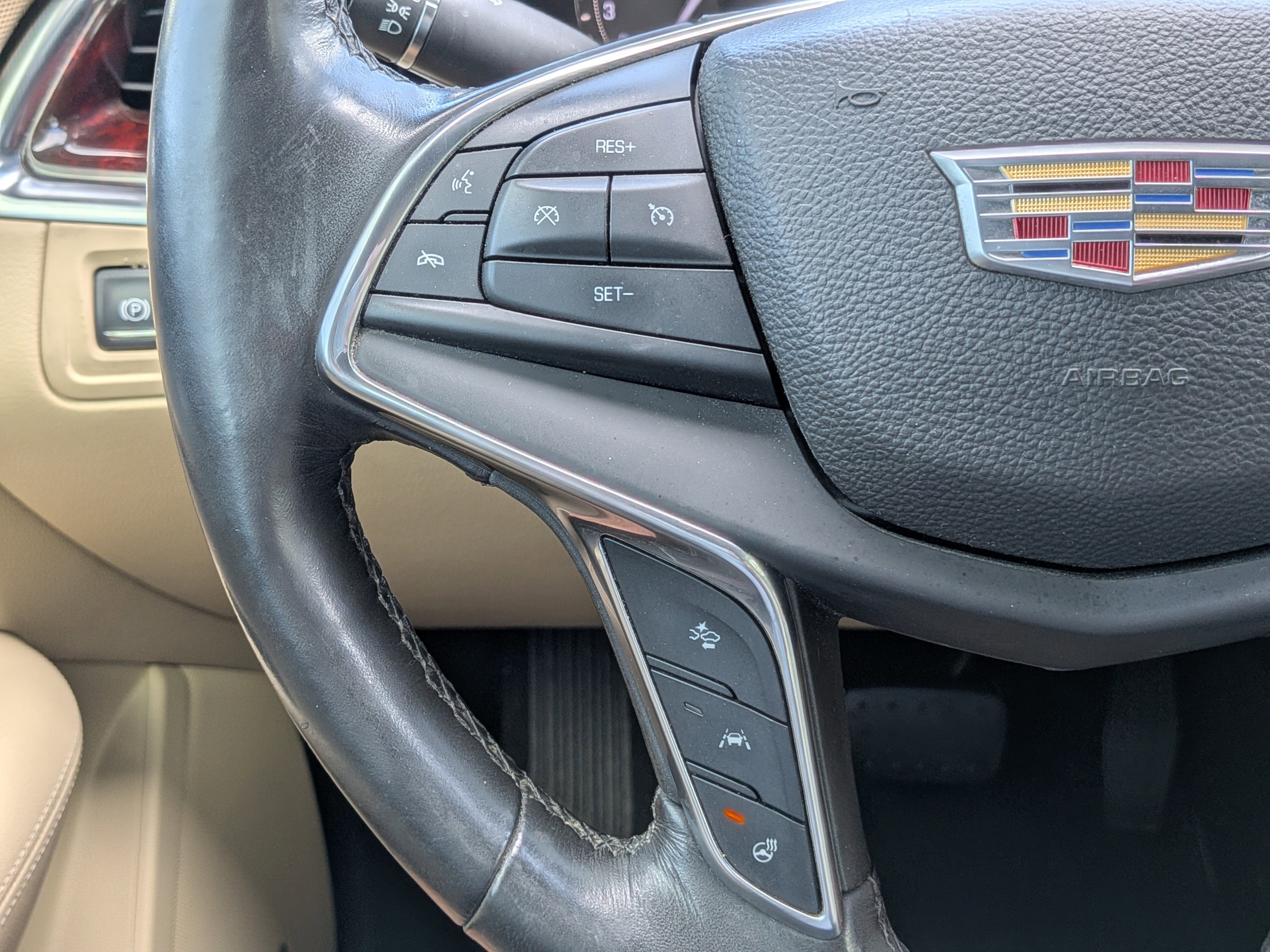 2017 Cadillac XT5 Luxury FWD