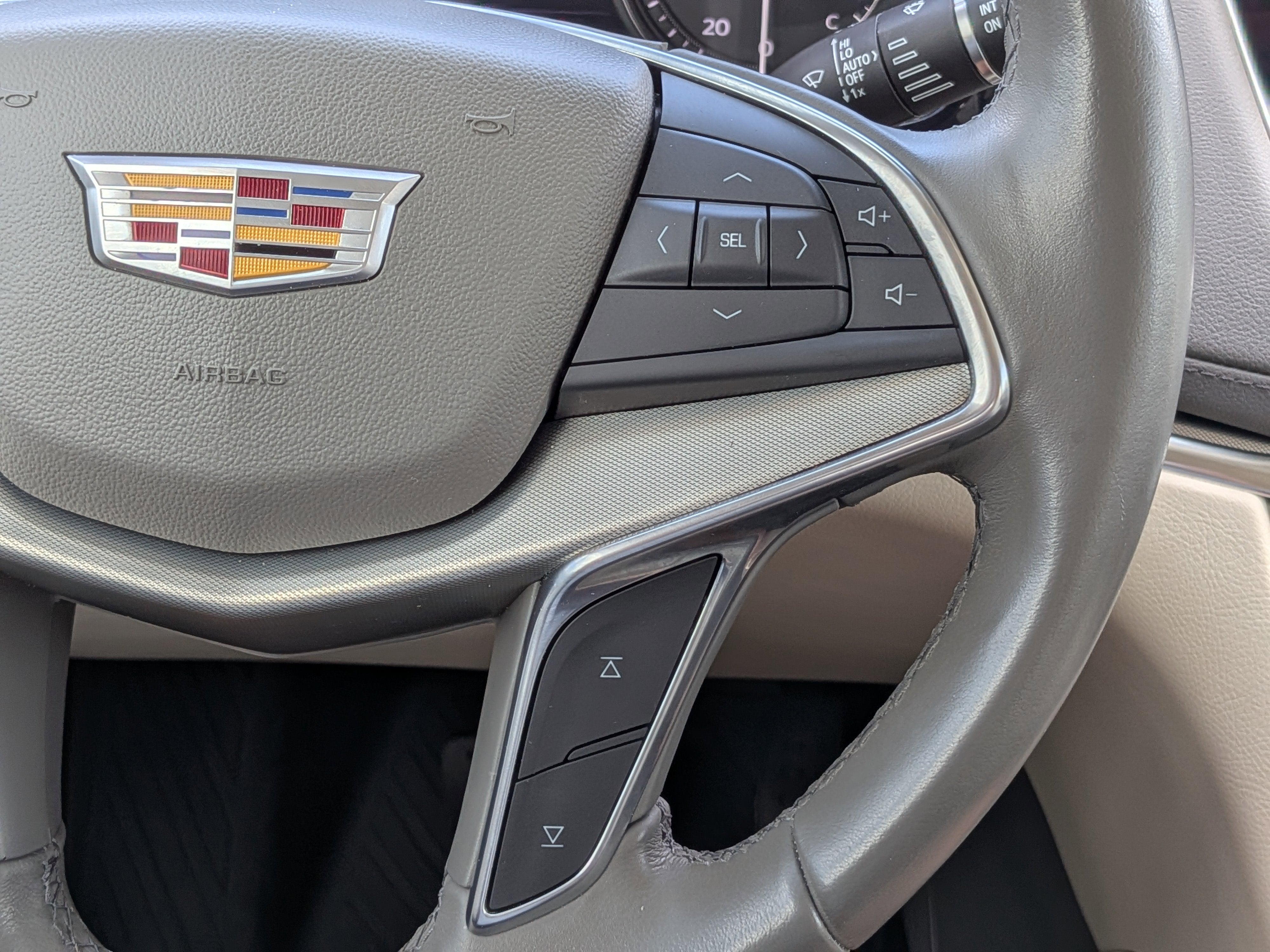 2022 Cadillac XT5 Premium Luxury