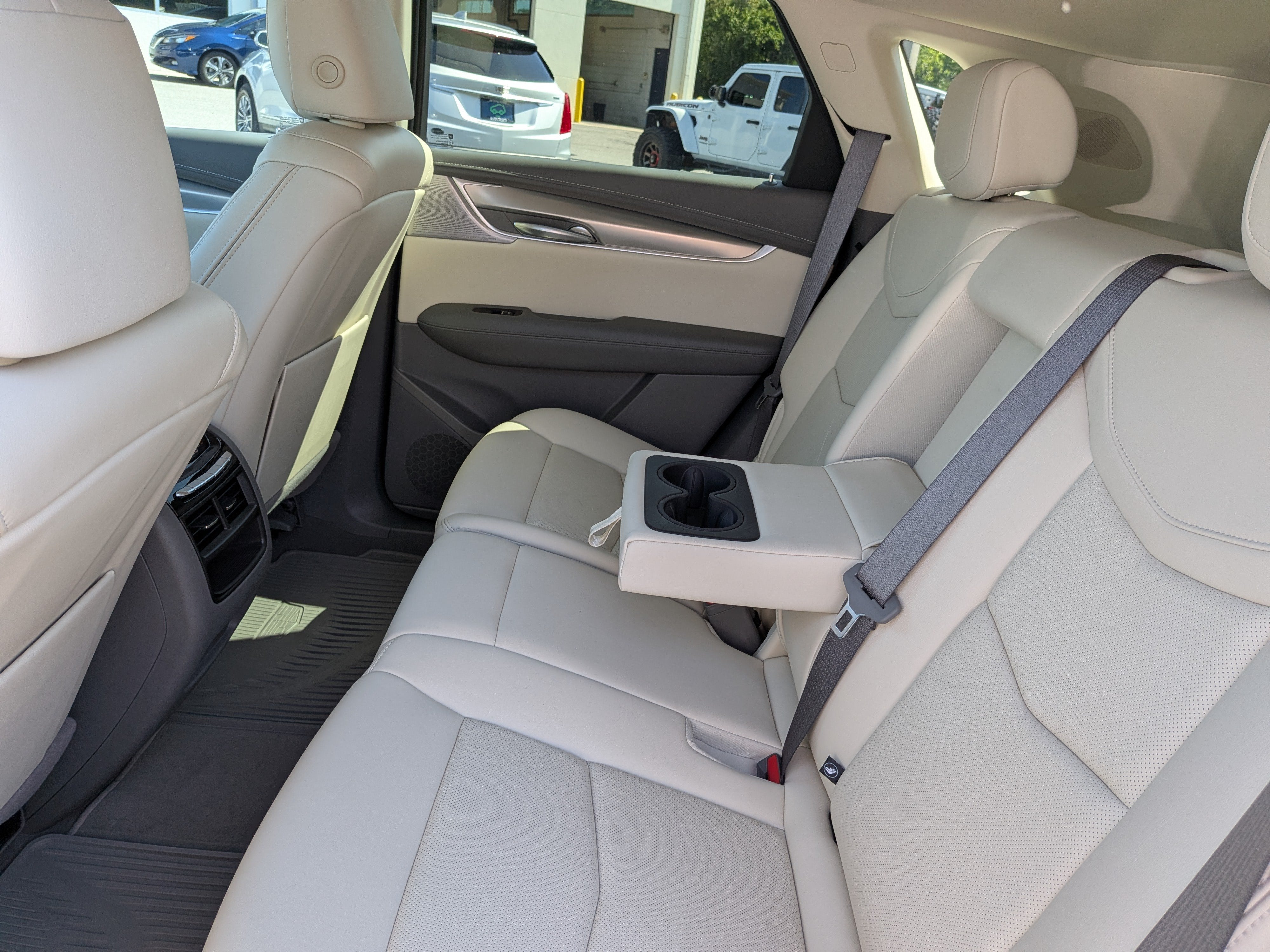 2023 Cadillac XT5 FWD Premium Luxury