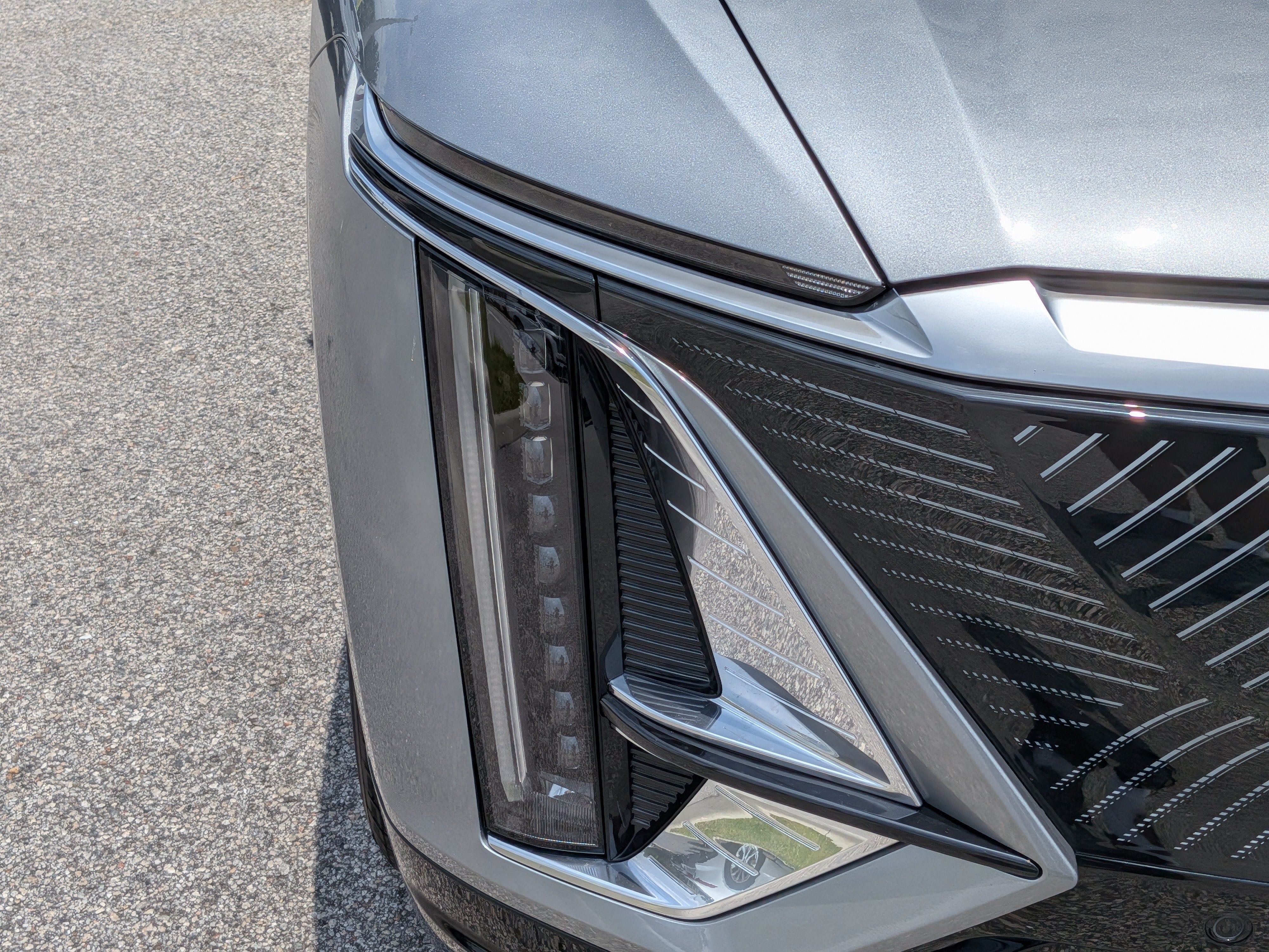 2024 Cadillac LYRIQ Luxury 1