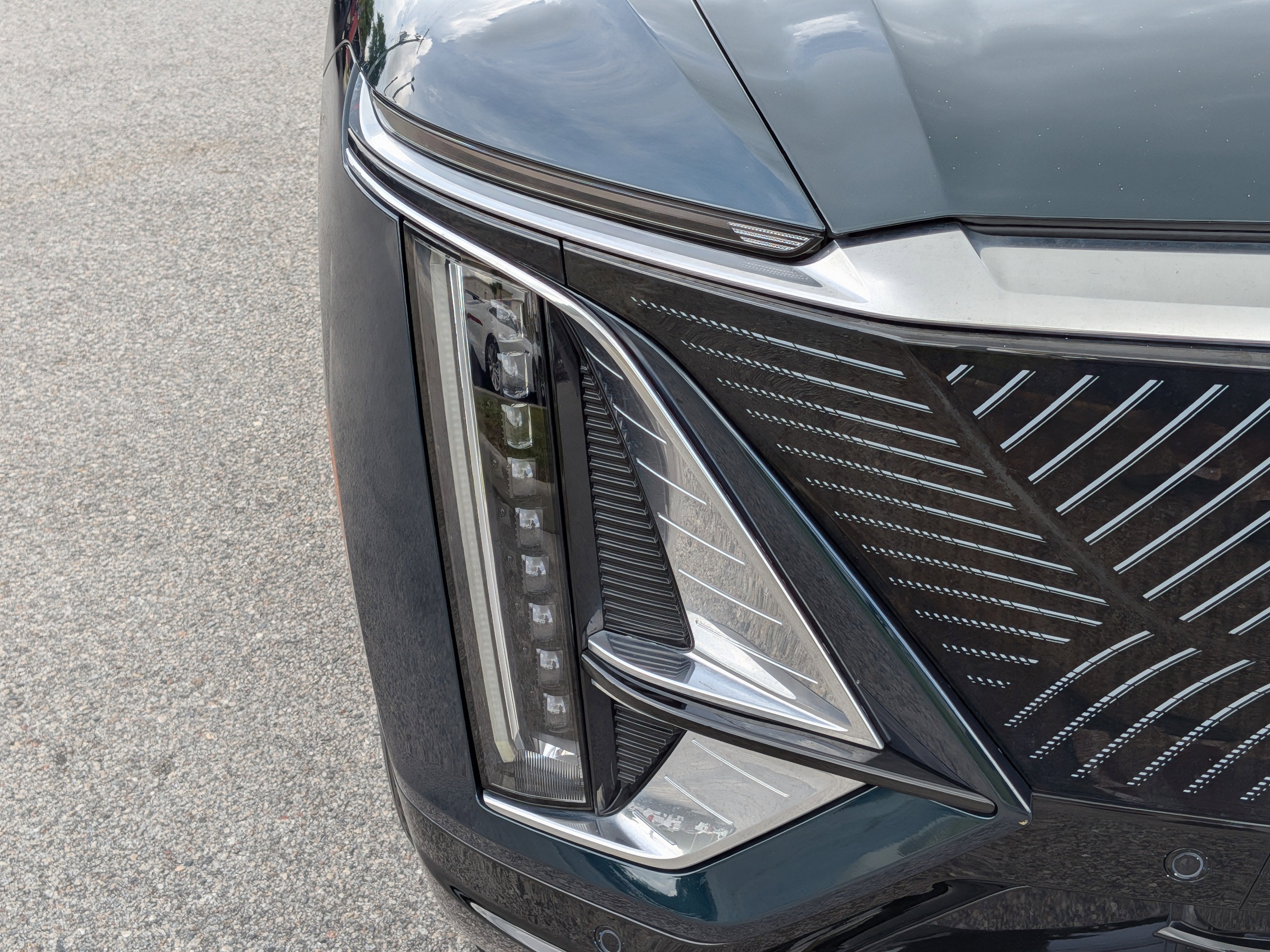 2024 Cadillac LYRIQ Luxury 1