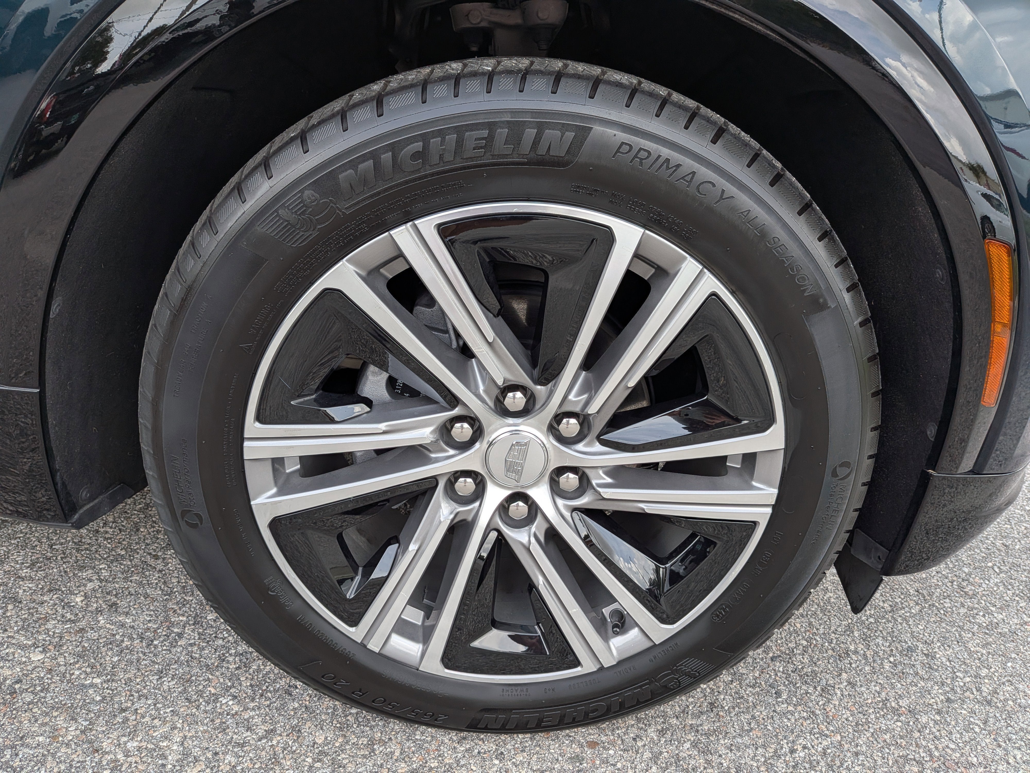 2024 Cadillac LYRIQ Luxury 1