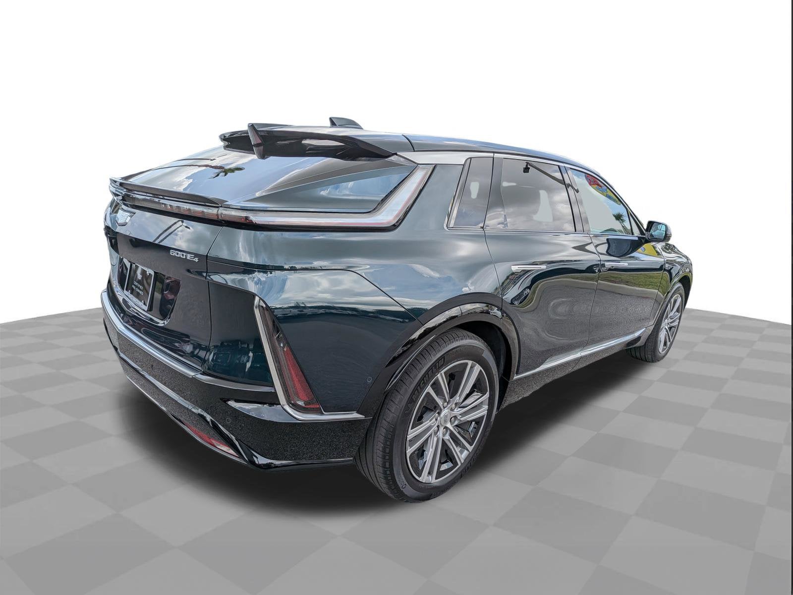 2024 Cadillac LYRIQ Luxury 1