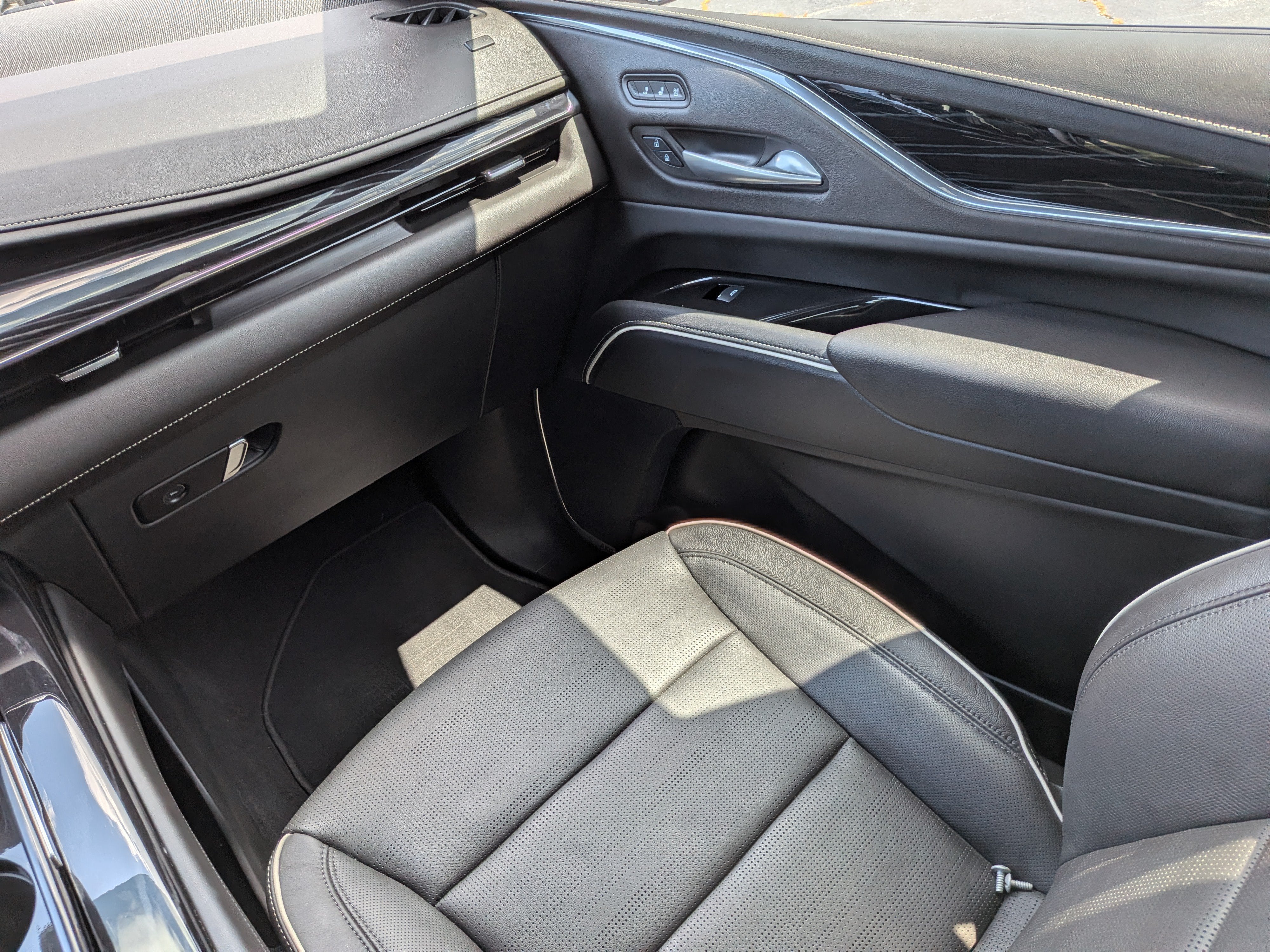 2024 Cadillac Escalade ESV Sport - Photo 16