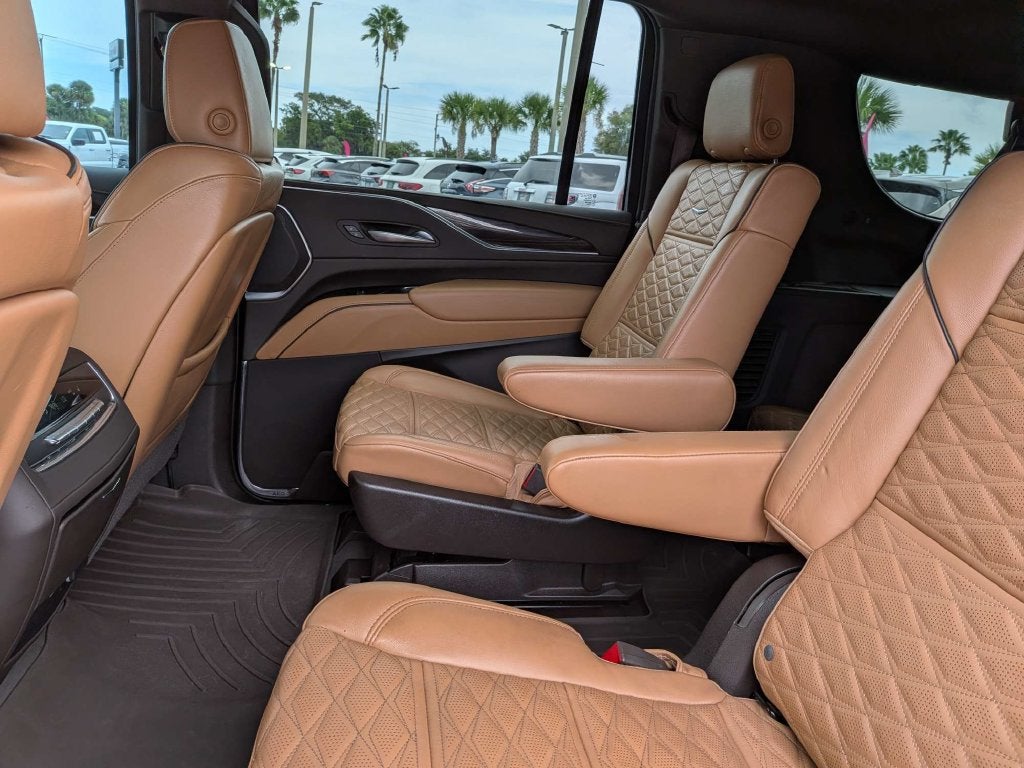 2022 Cadillac Escalade ESV Premium Luxury