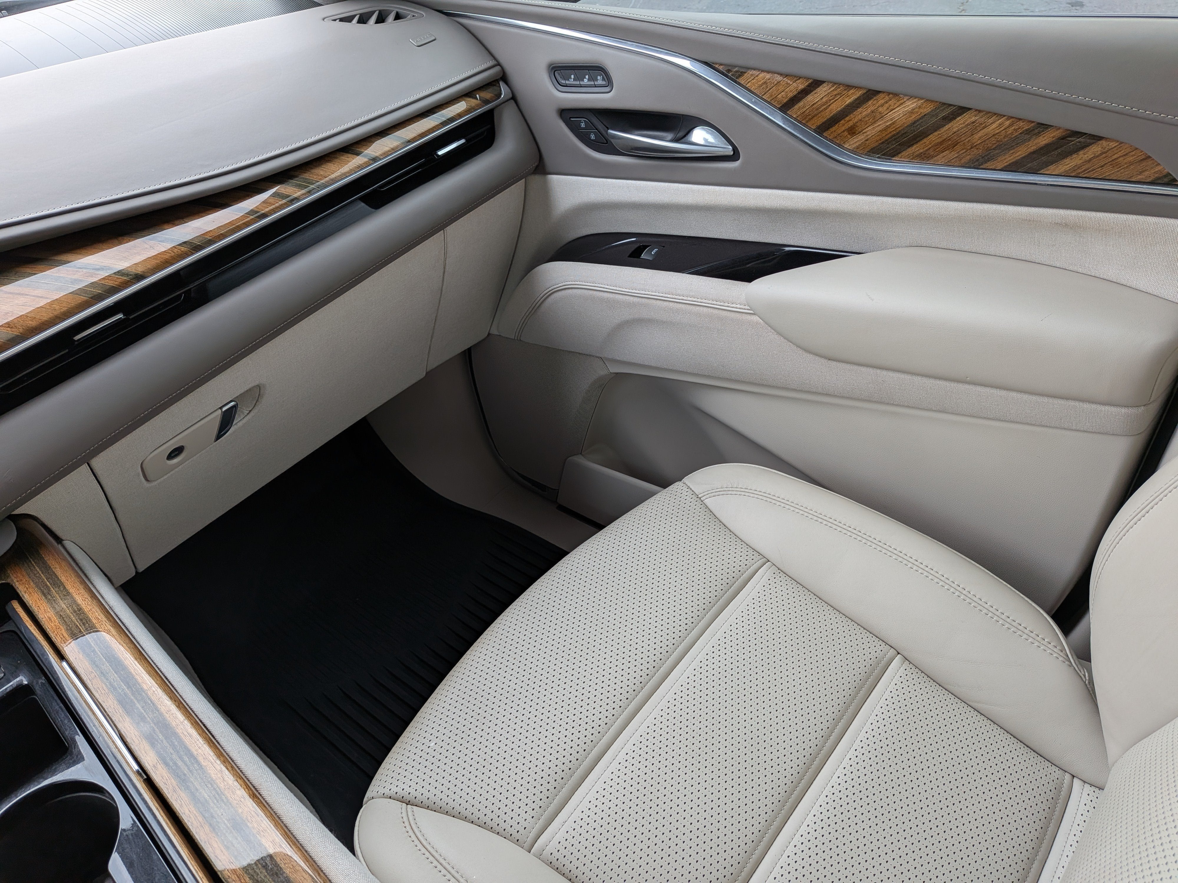 2021 Cadillac Escalade ESV Premium Luxury Platinum