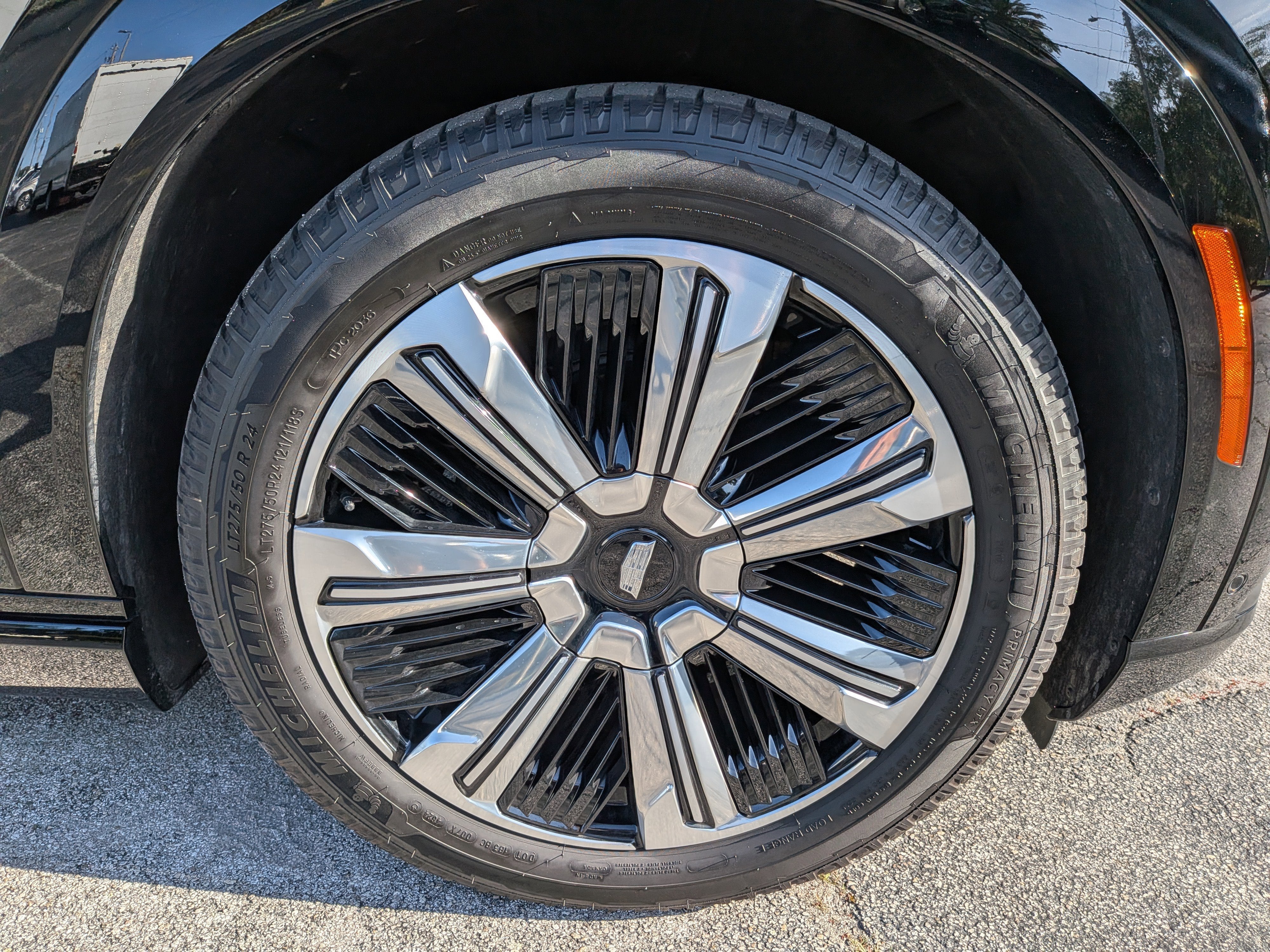 2025 Cadillac ESCALADE IQ Luxury 1
