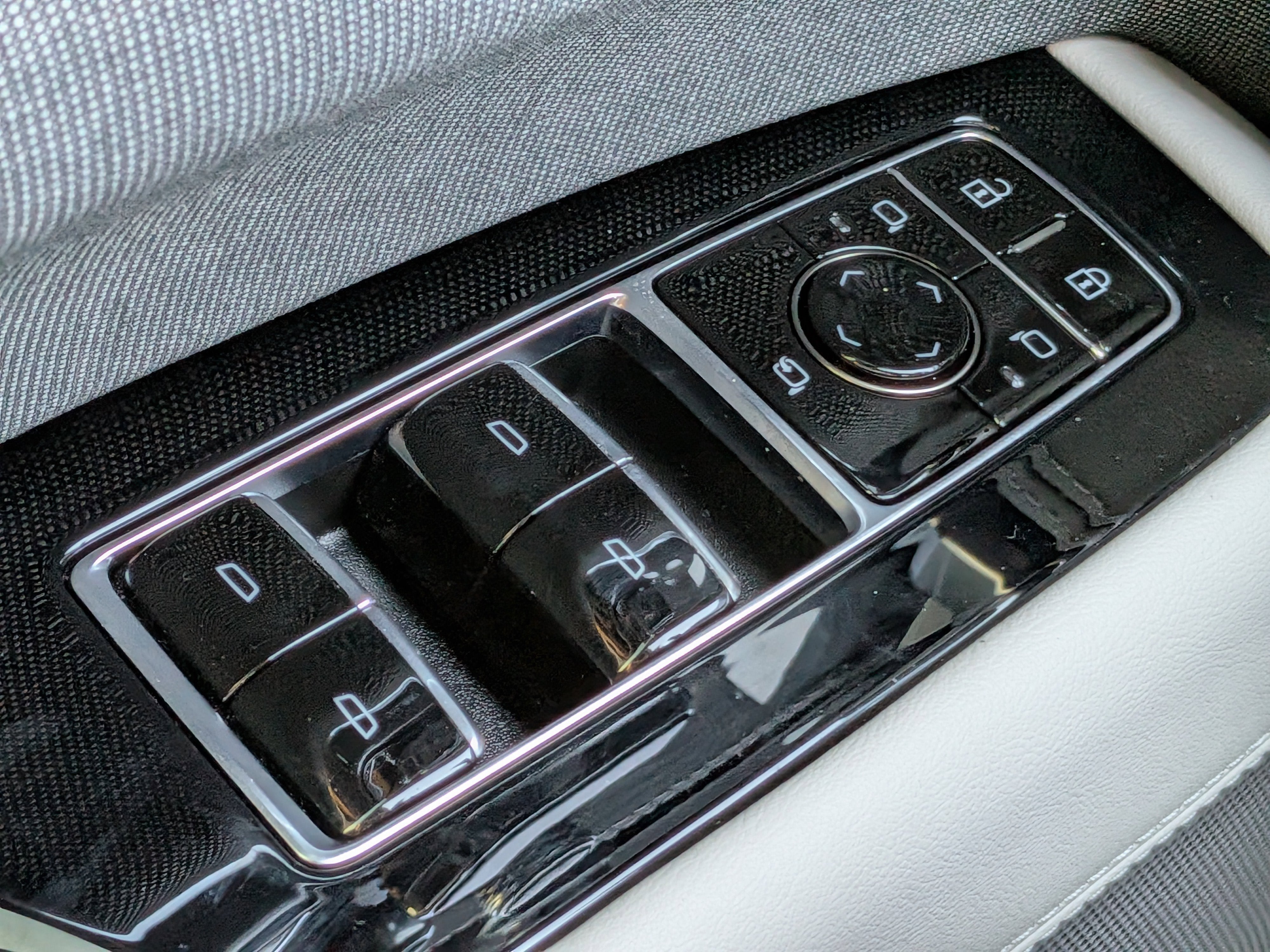 2025 Cadillac ESCALADE IQ Luxury 1
