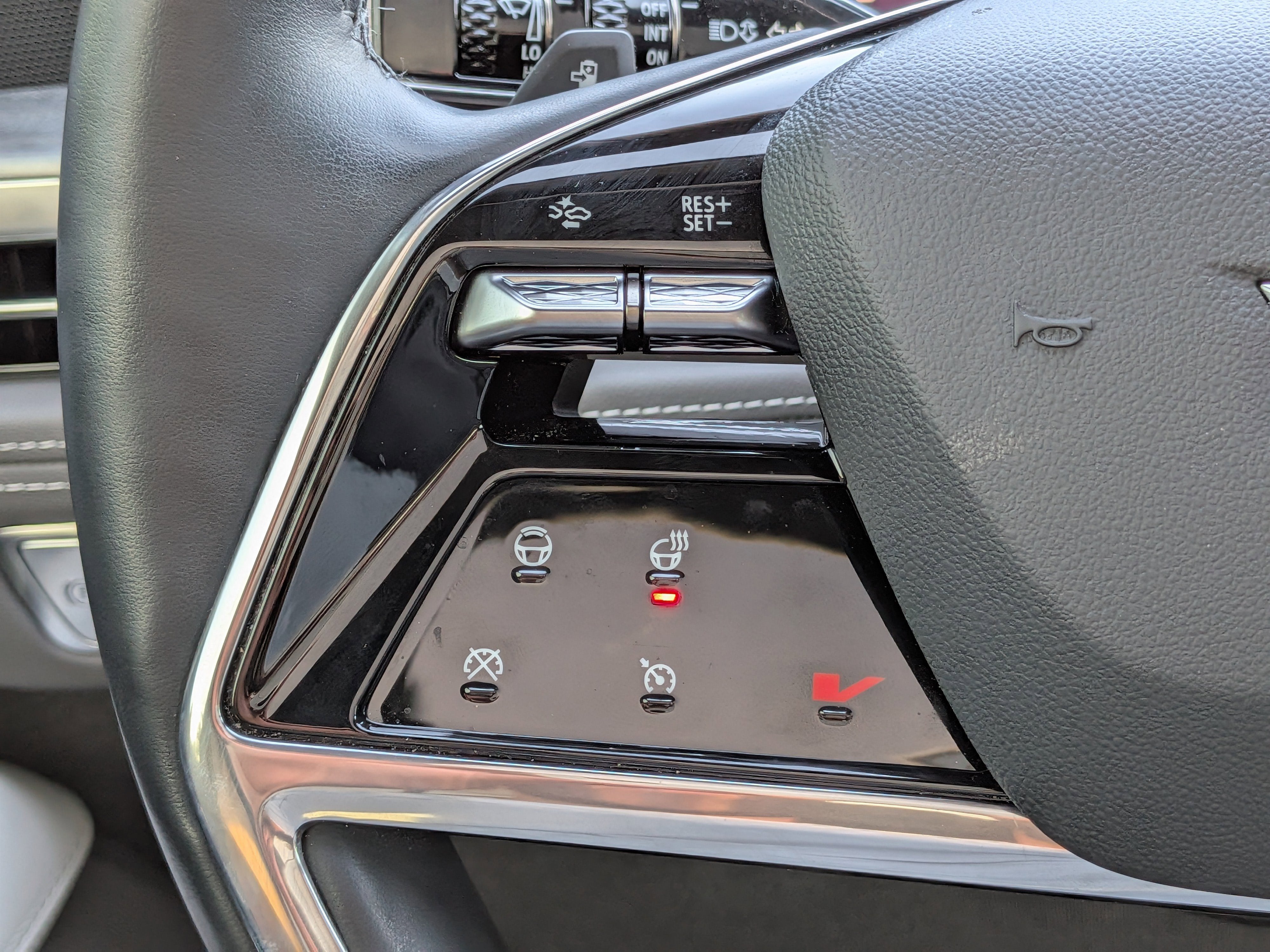 2025 Cadillac ESCALADE IQ Luxury 1