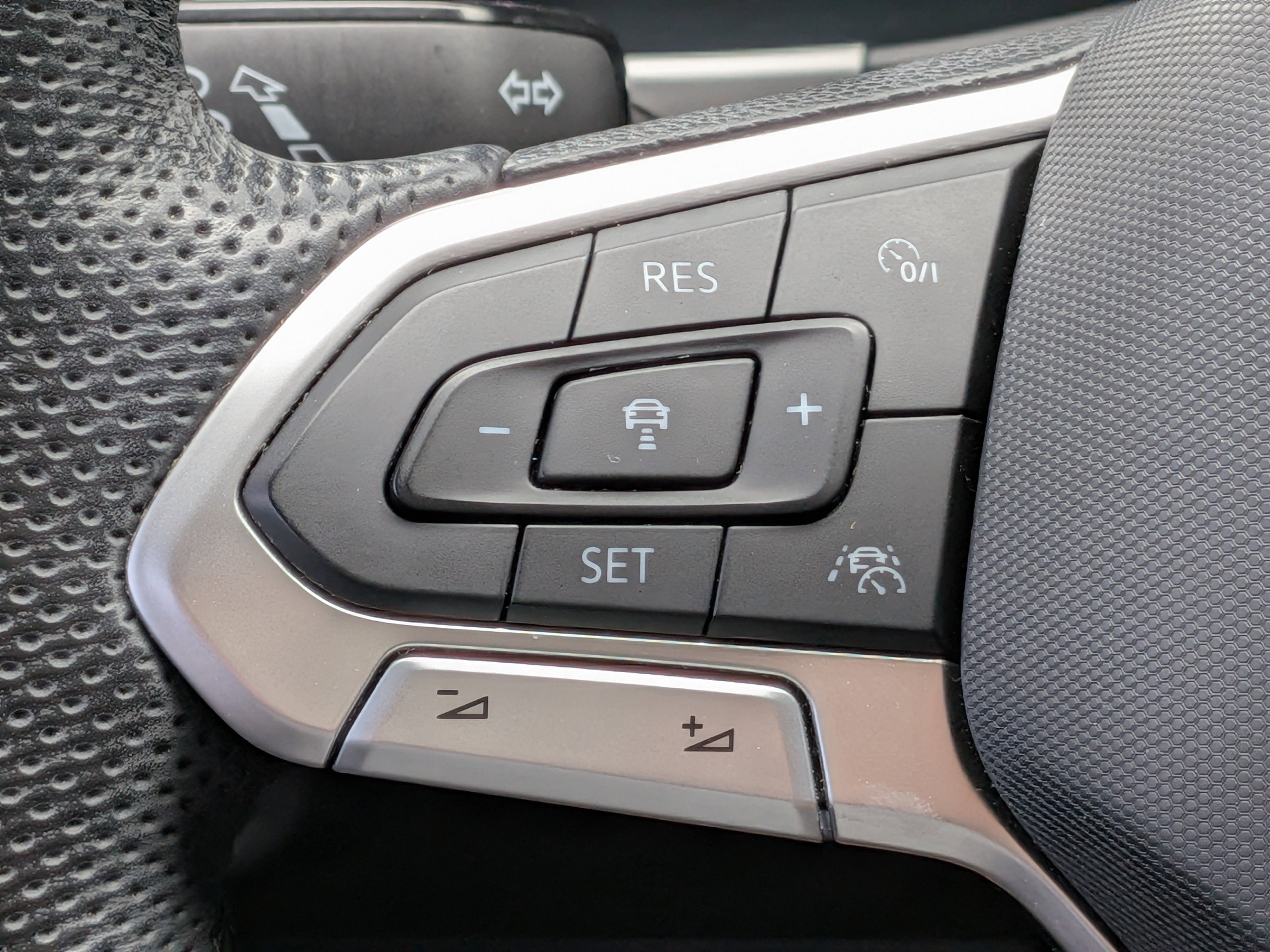 2021 Volkswagen Atlas 3.6L V6 SEL R-Line