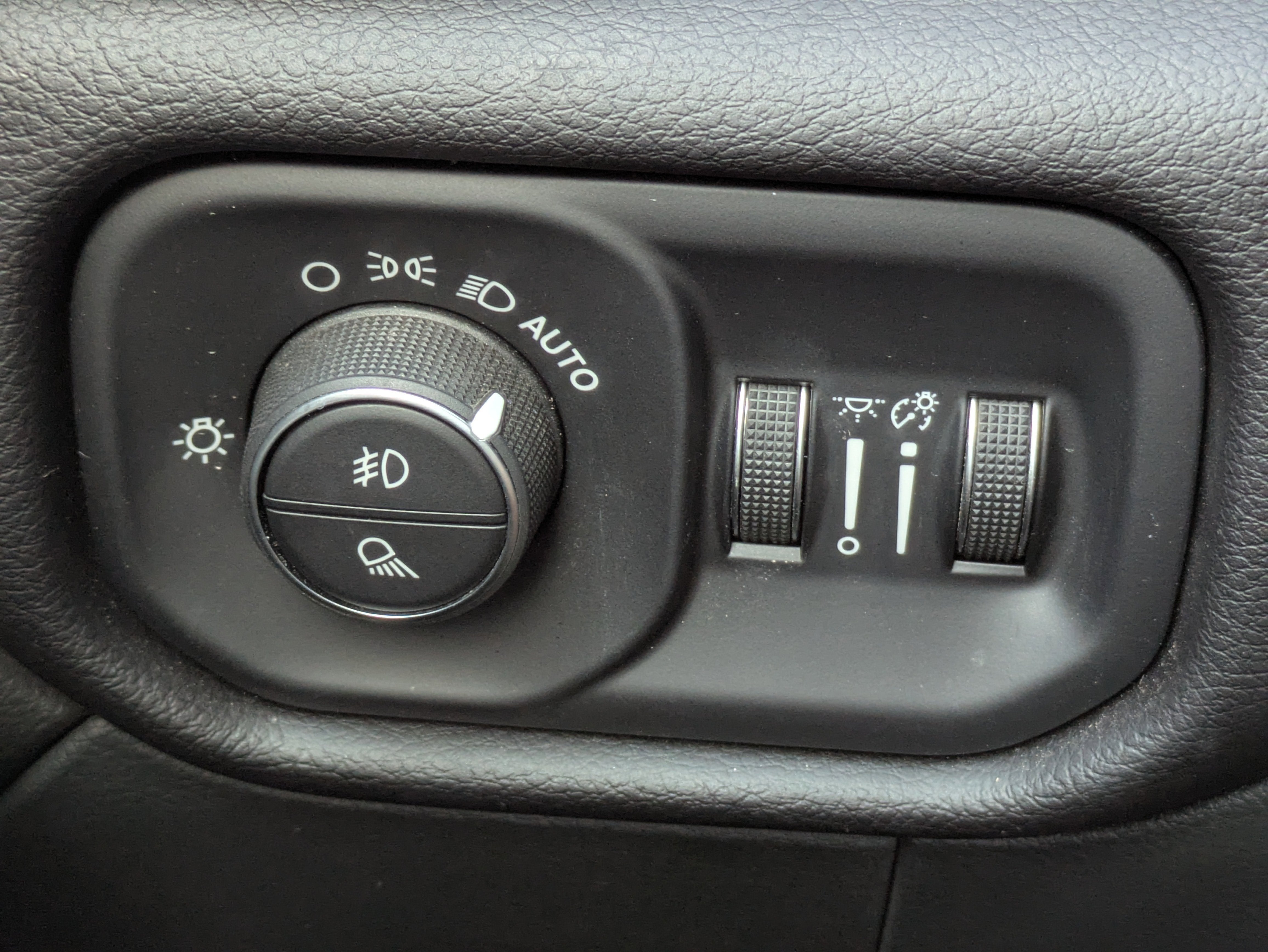 2022 RAM 2500 Laramie Crew Cab 4x4 6'4" Box