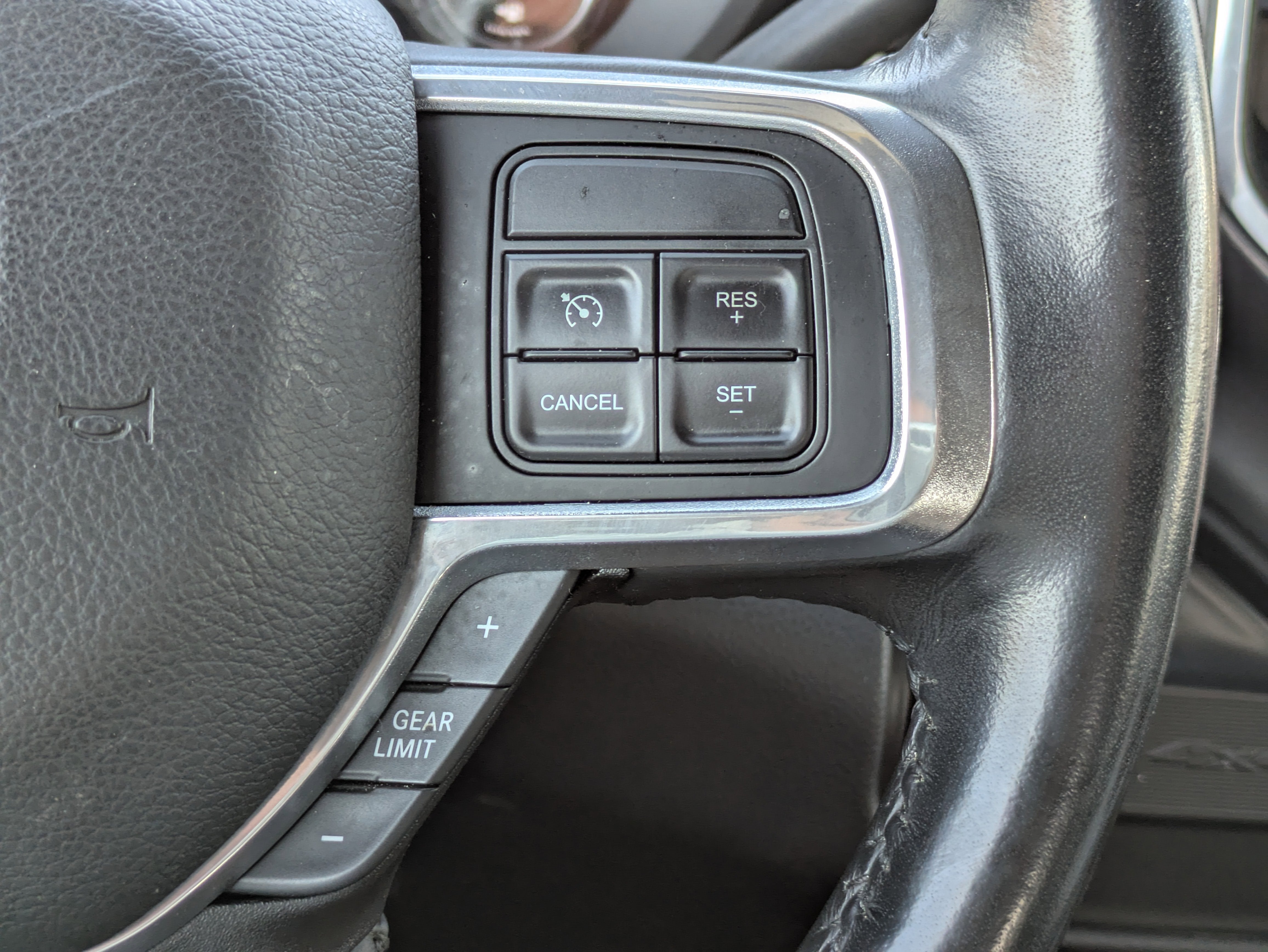 2022 RAM 2500 Laramie Crew Cab 4x4 6'4" Box