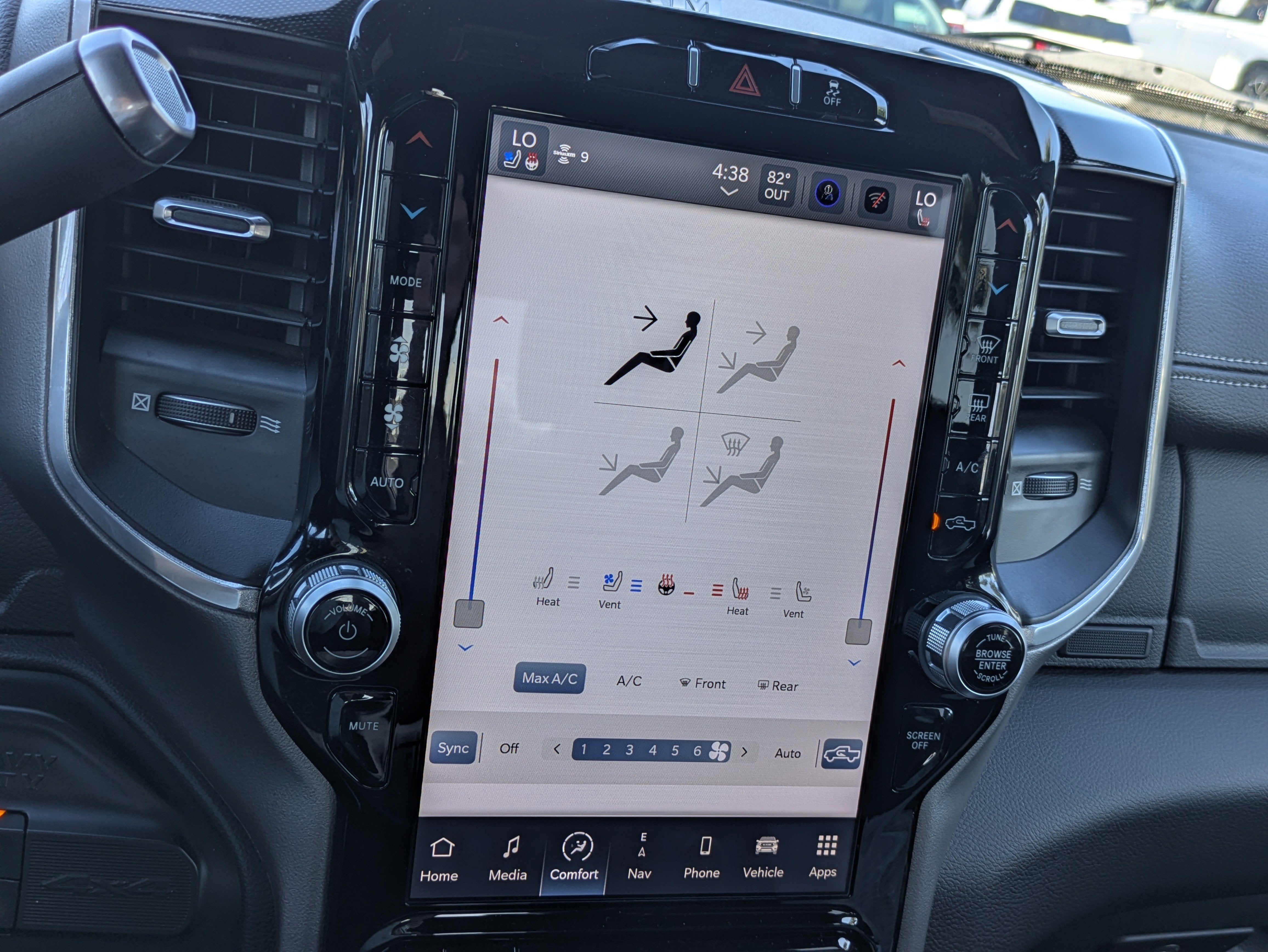 2022 RAM 2500 Laramie Crew Cab 4x4 6'4" Box