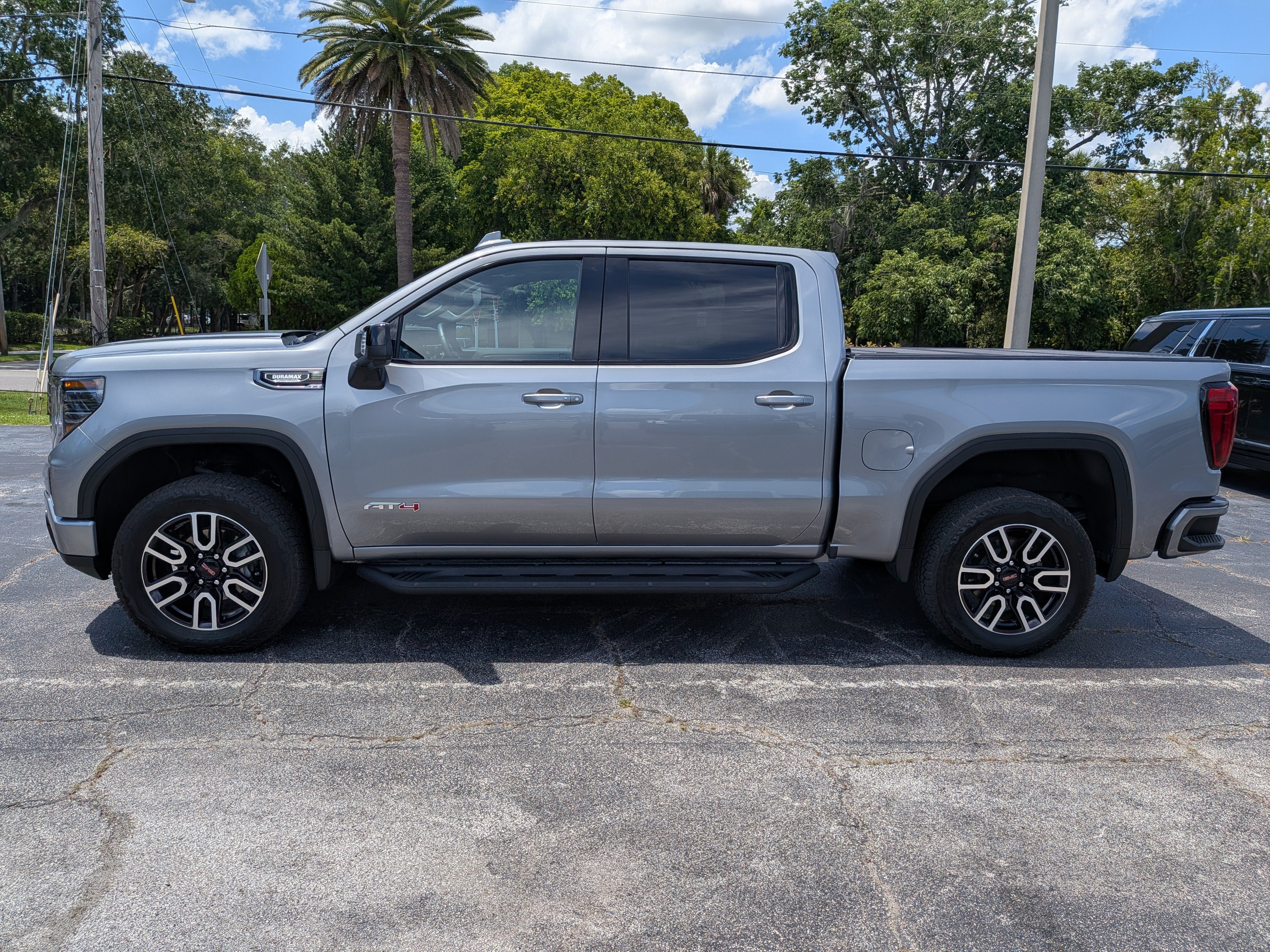 2025 GMC Sierra 1500 AT4