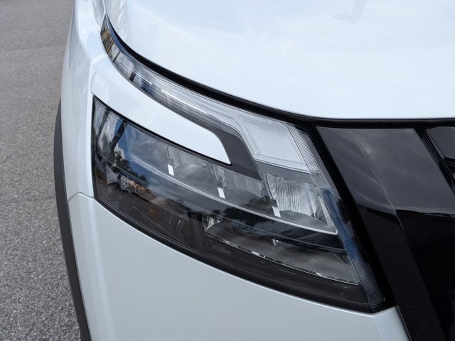2025 Nissan Pathfinder SL - Photo 10