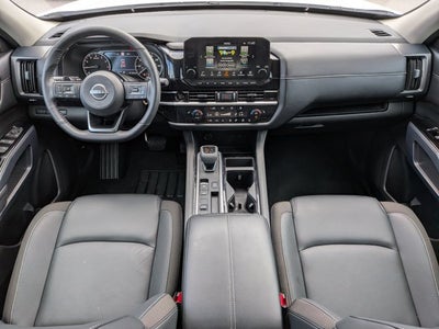 2025 Nissan Pathfinder SL FWD