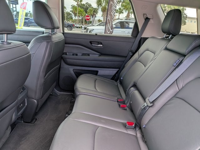 2025 Nissan Pathfinder SL - Photo 16