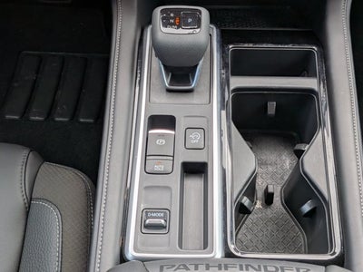 2025 Nissan Pathfinder SL FWD