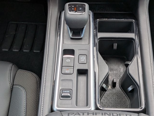 2025 Nissan Pathfinder SL FWD