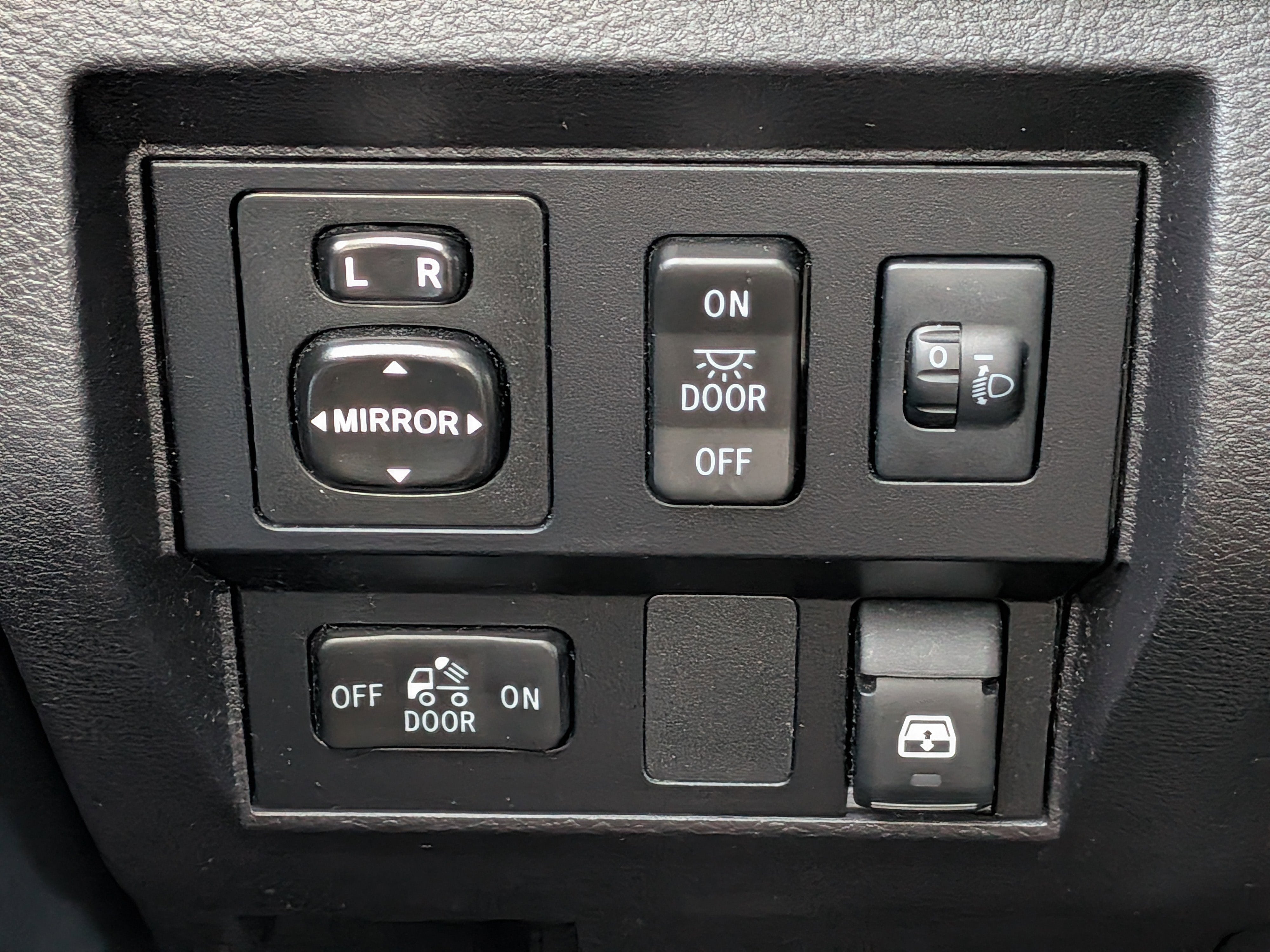 2016 Toyota Tundra 2WD Truck SR5