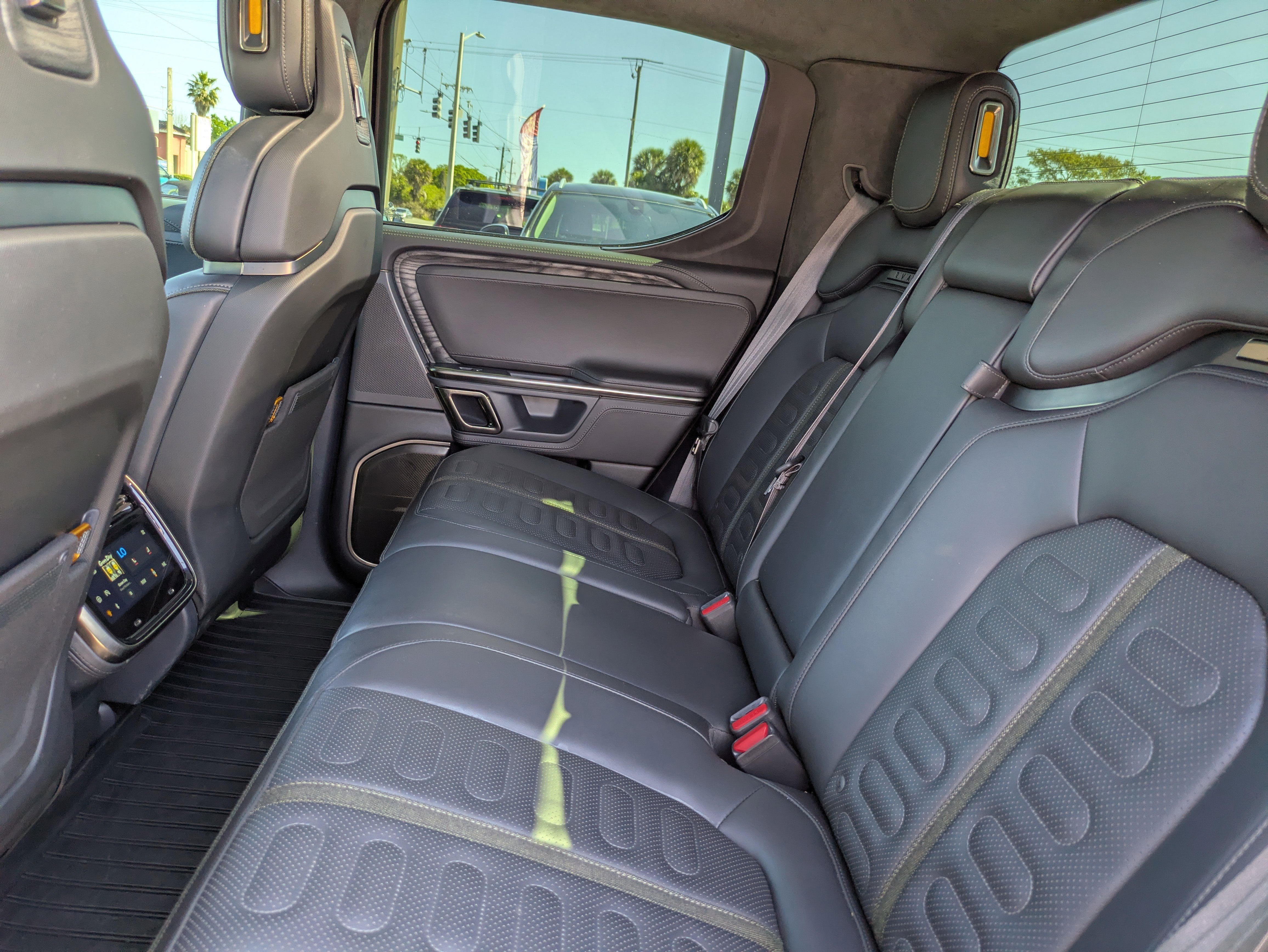 2022 RIVIAN R1T Adventure Package