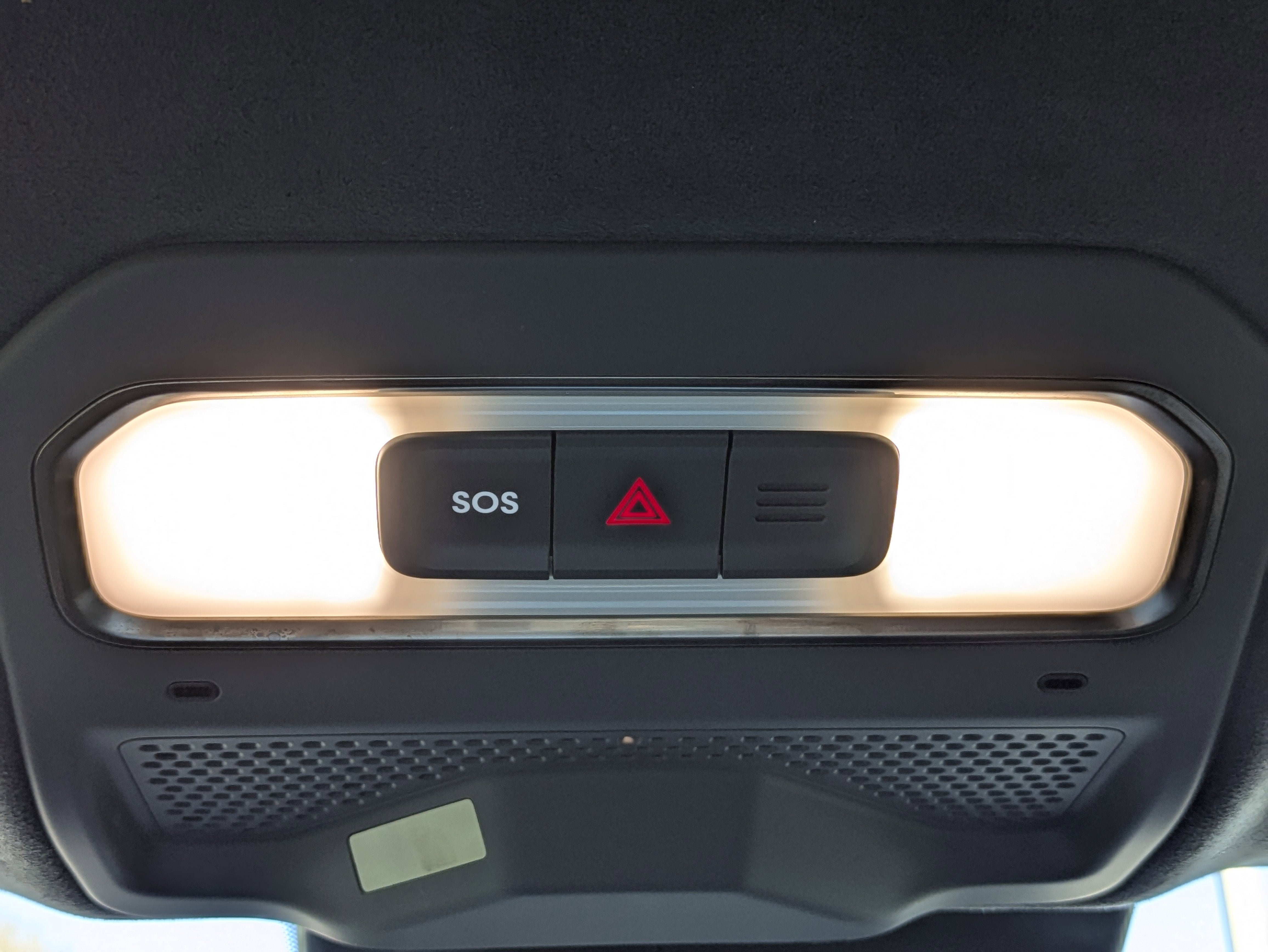 2022 RIVIAN R1T Adventure Package